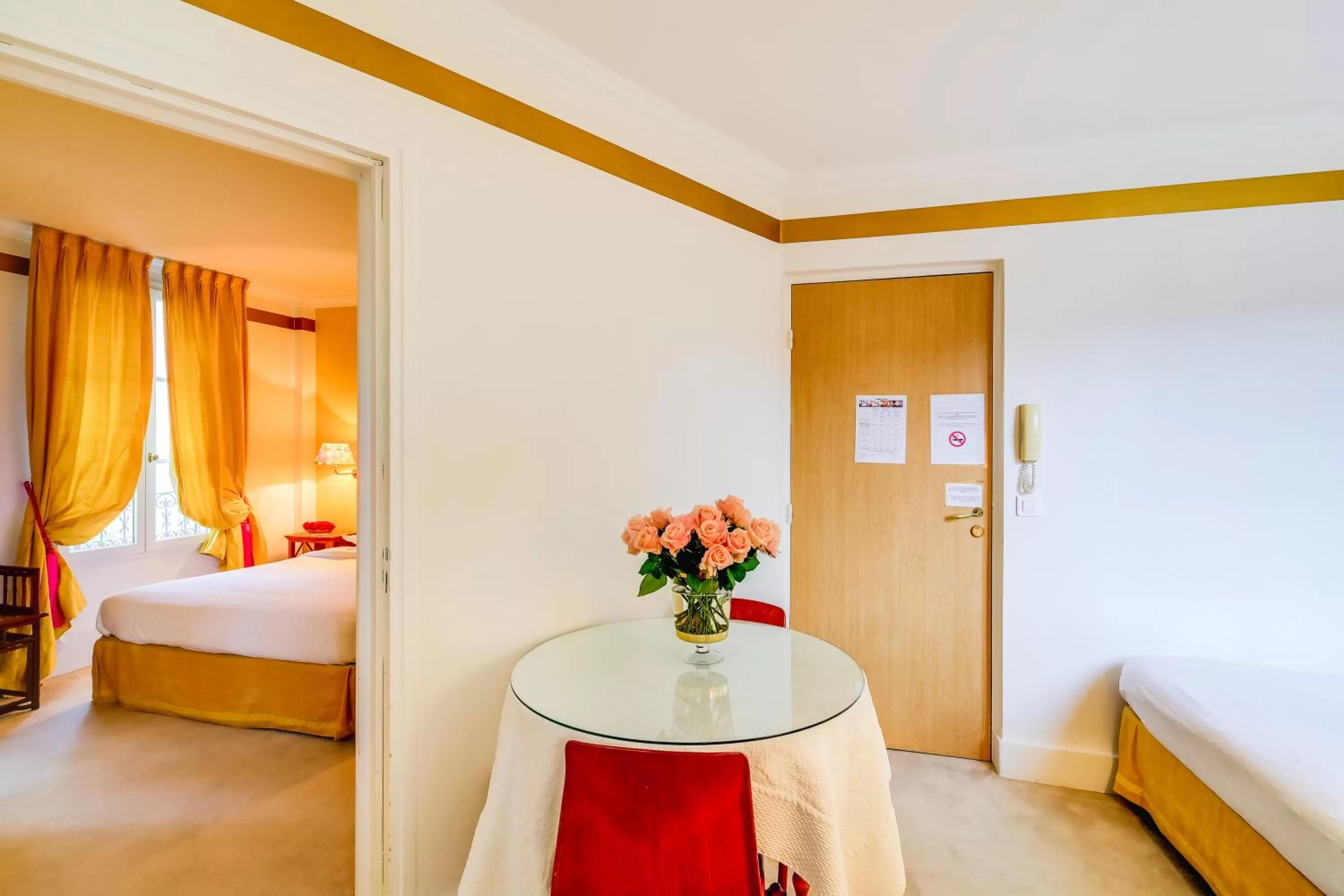 Photo of the whole room, Bed in Villa Escudier Appart-hôtel