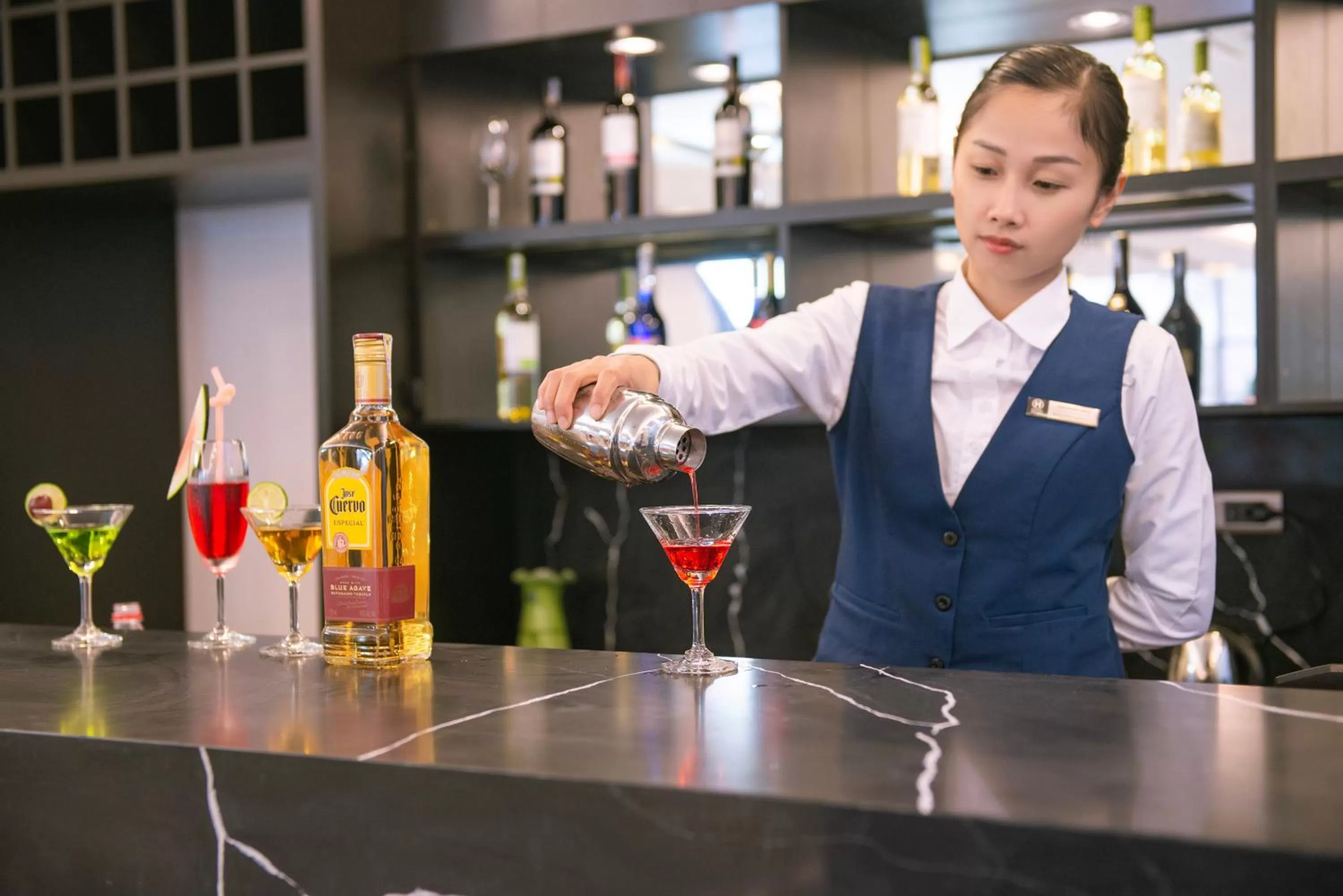 Nightclub / DJ in Western Skyline Hotel