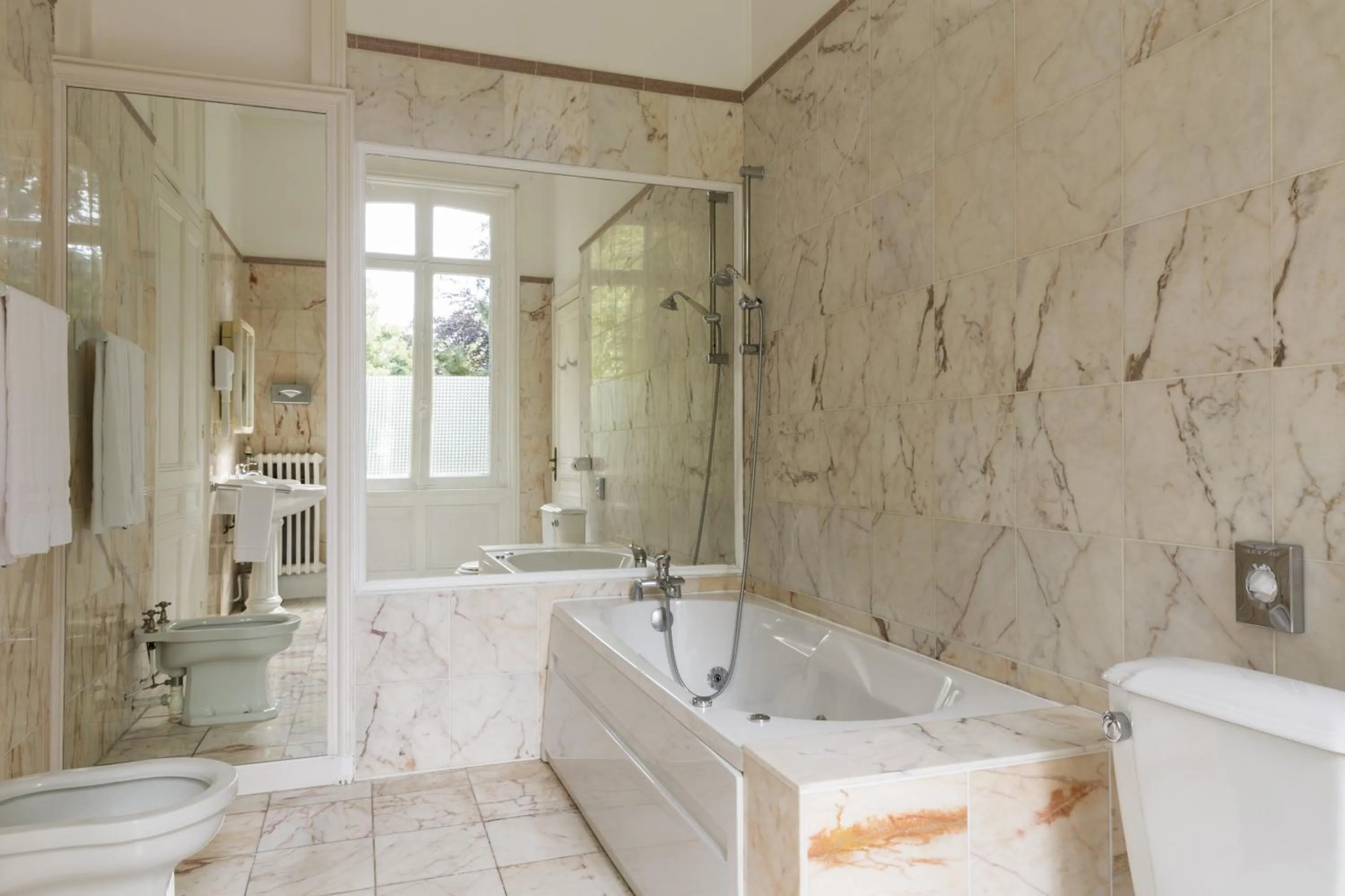 Bathroom in Belle Isle Sur Risle - Chateau Hotel & Spa