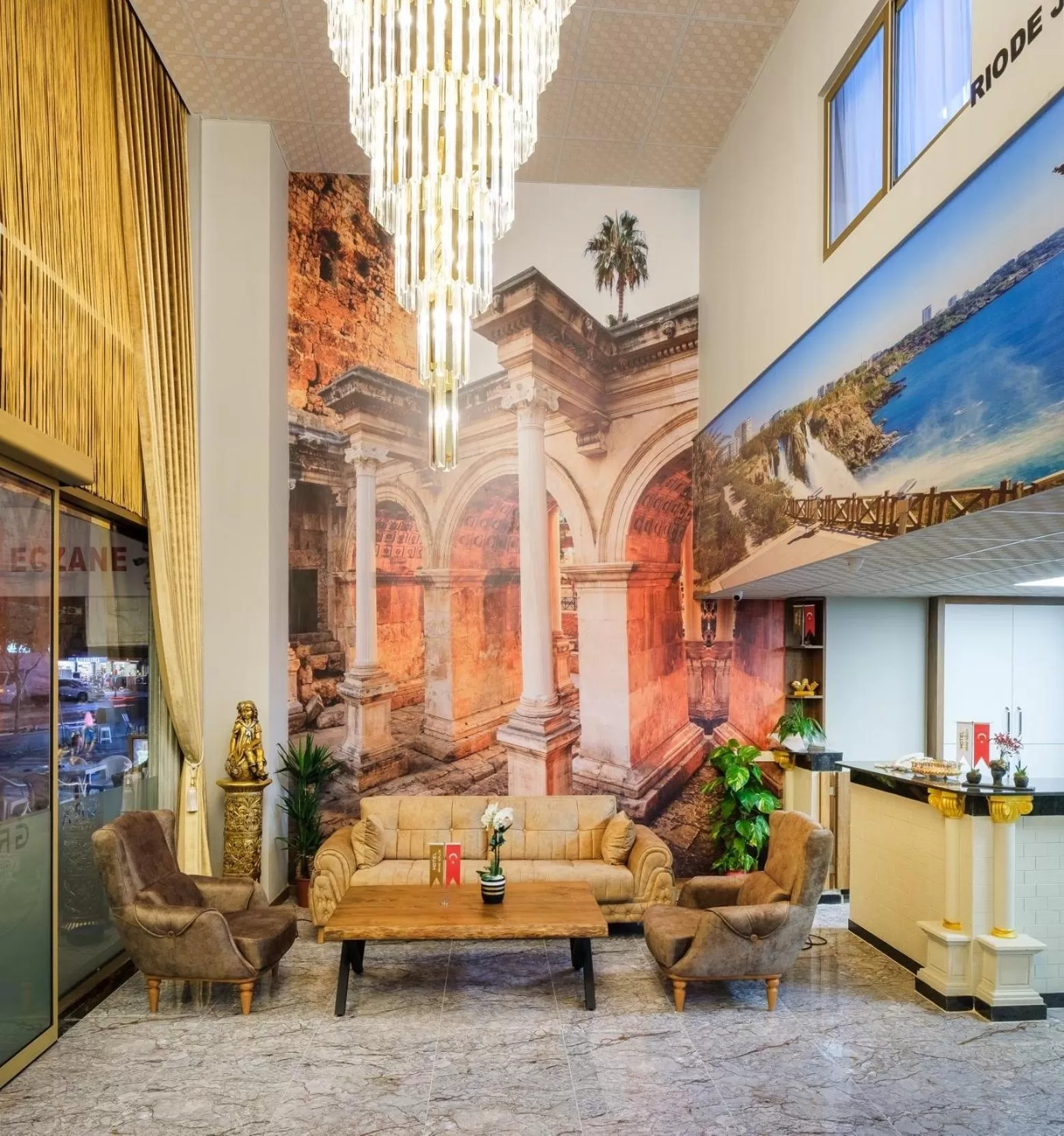 Lobby or reception in Grand Gulluk Hotel City Center Antalya
