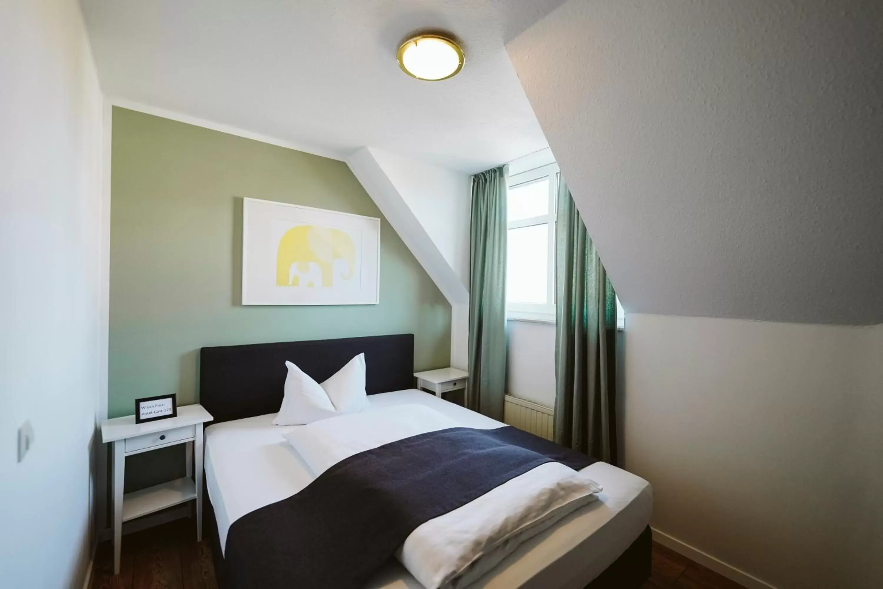 Double Room with Extra Bed in Hotel Grüner Baum Double Room with Extra Bed in Hotel Grüner Baum