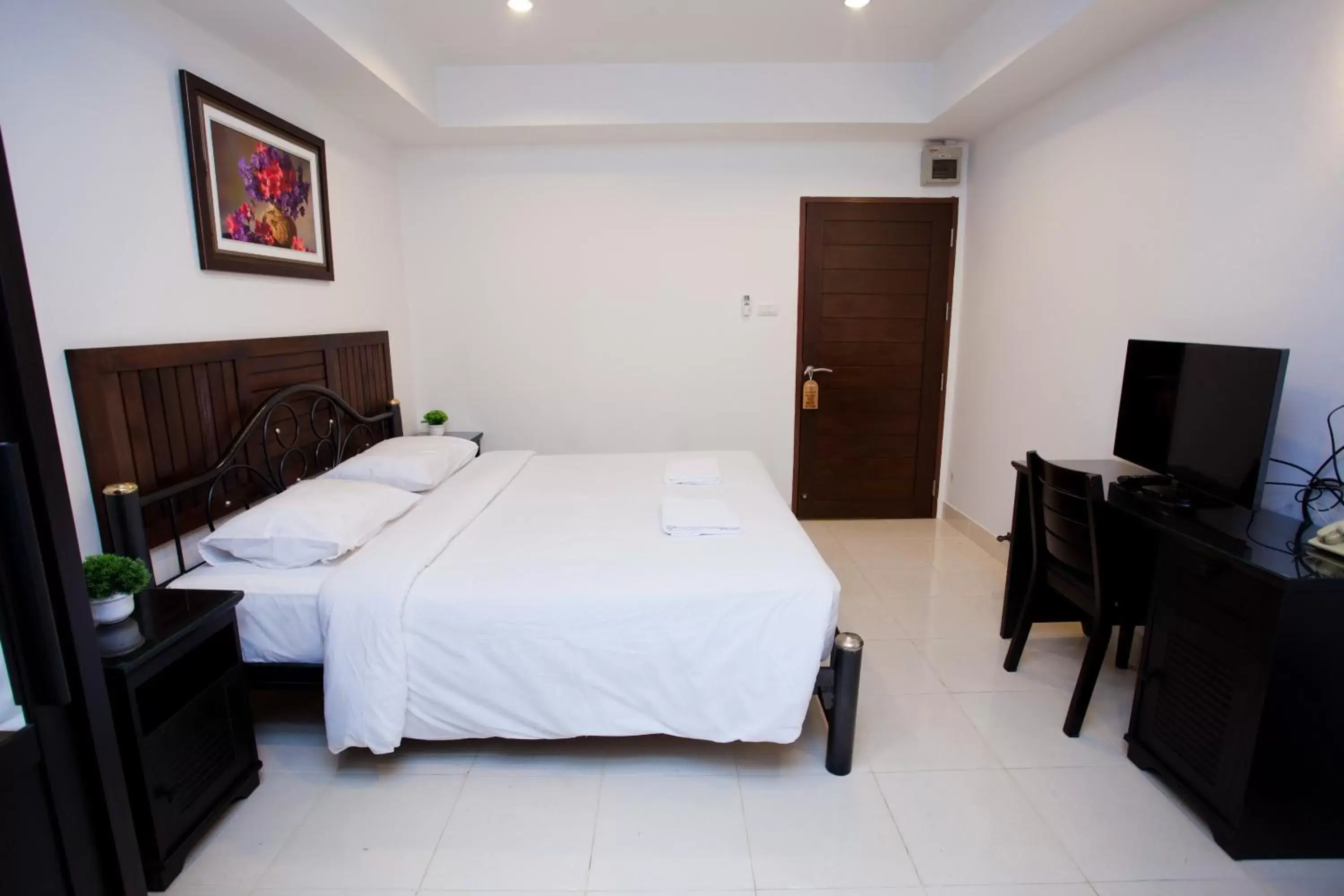 Deluxe Double Room - single occupancy in Top Hostel (Top Mansion) Deluxe Double Room - single occupancy in Top Hostel (Top Mansion)