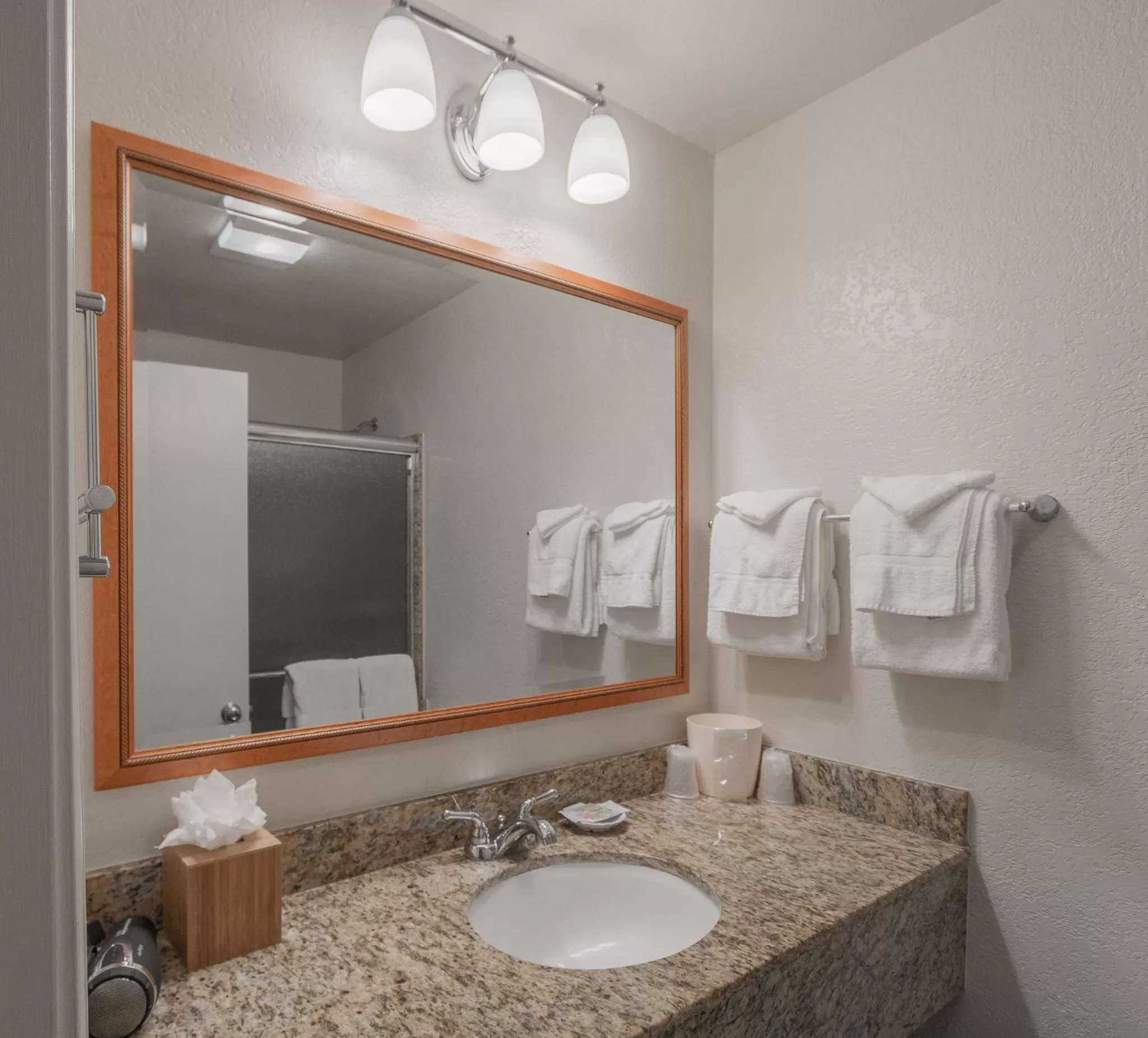 One-Bedroom Suite in Tolovana Inn