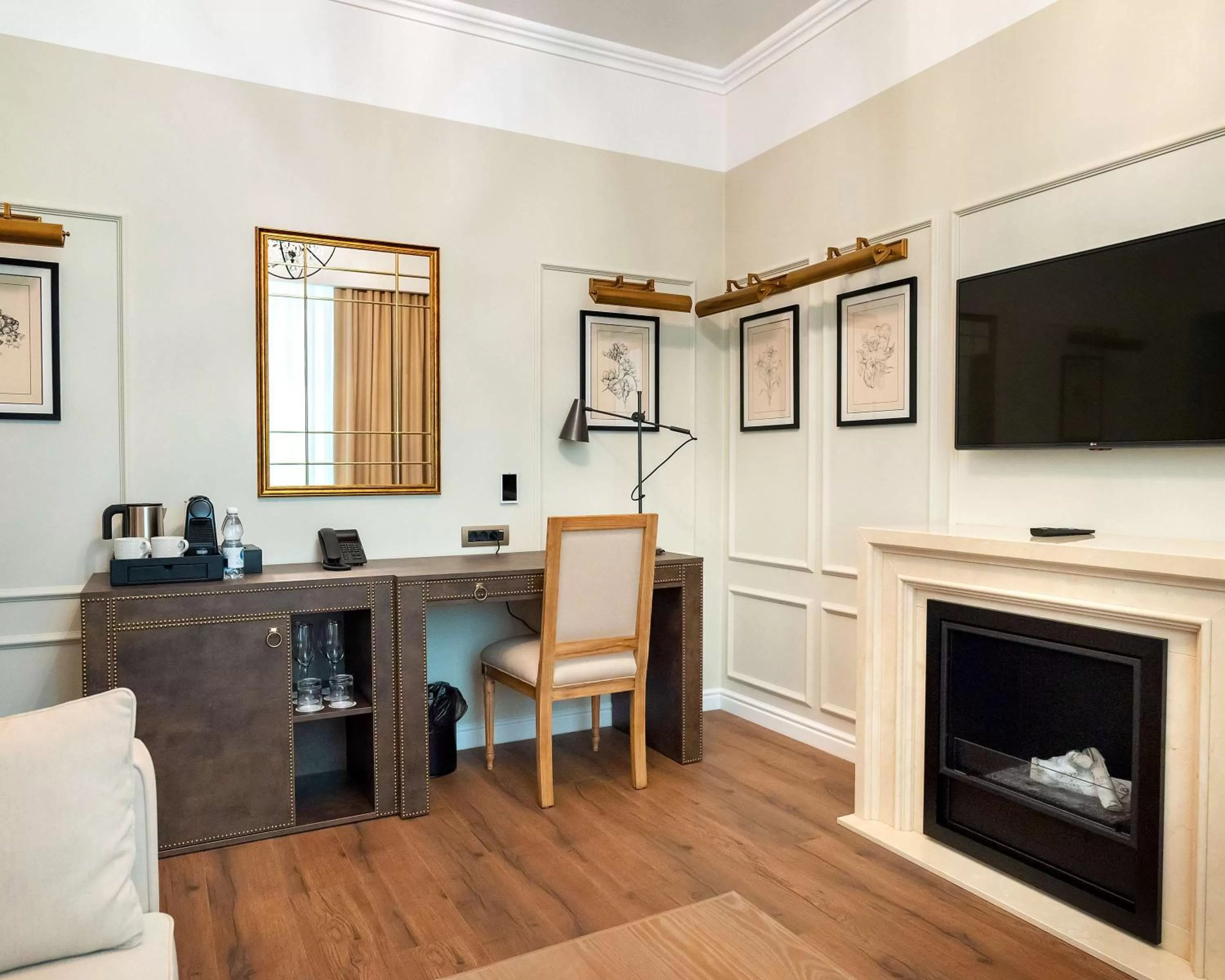 Photo of the whole room in Best Western Plus Market Square Lviv