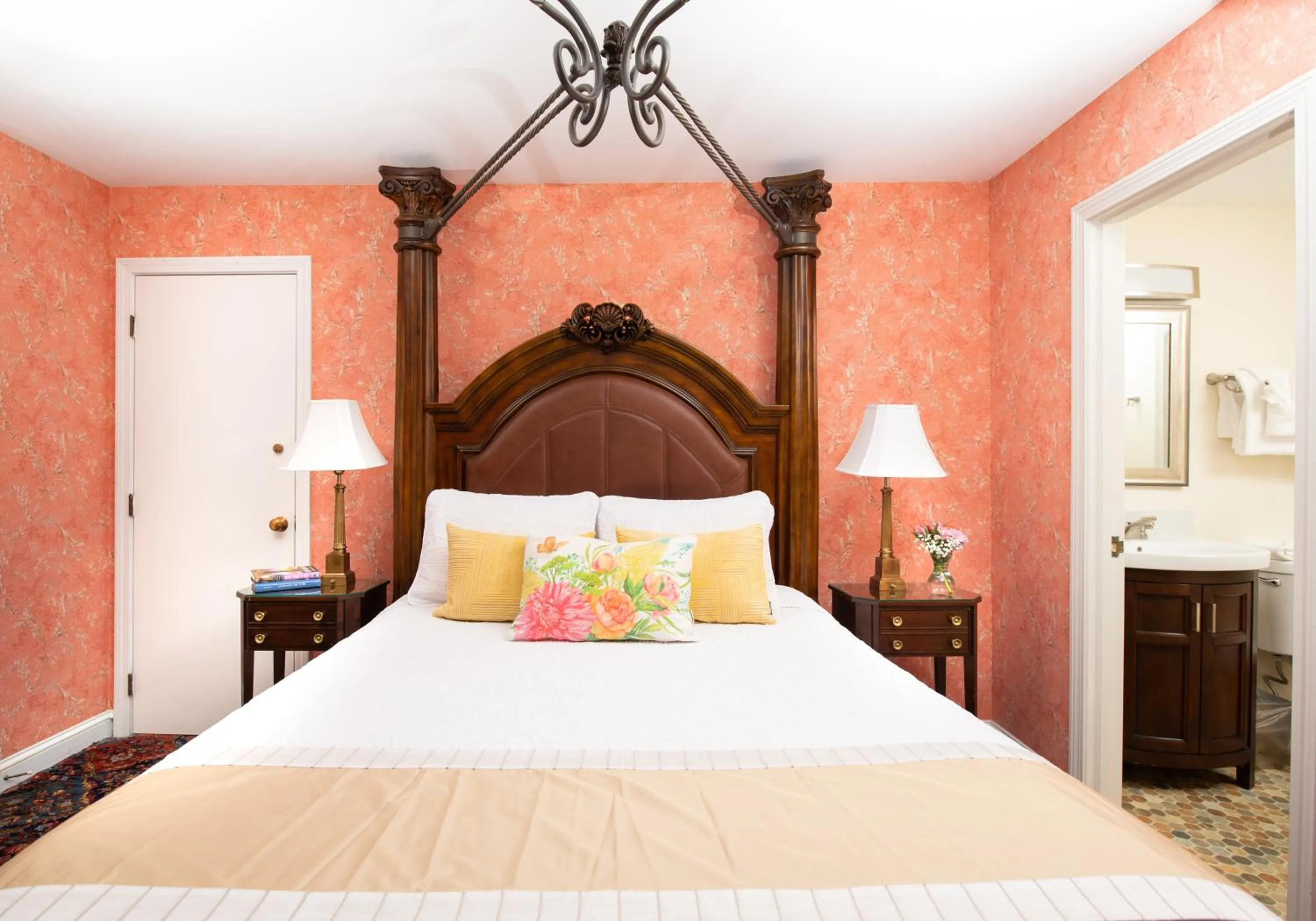 Bed in America's Cup Inn Newport