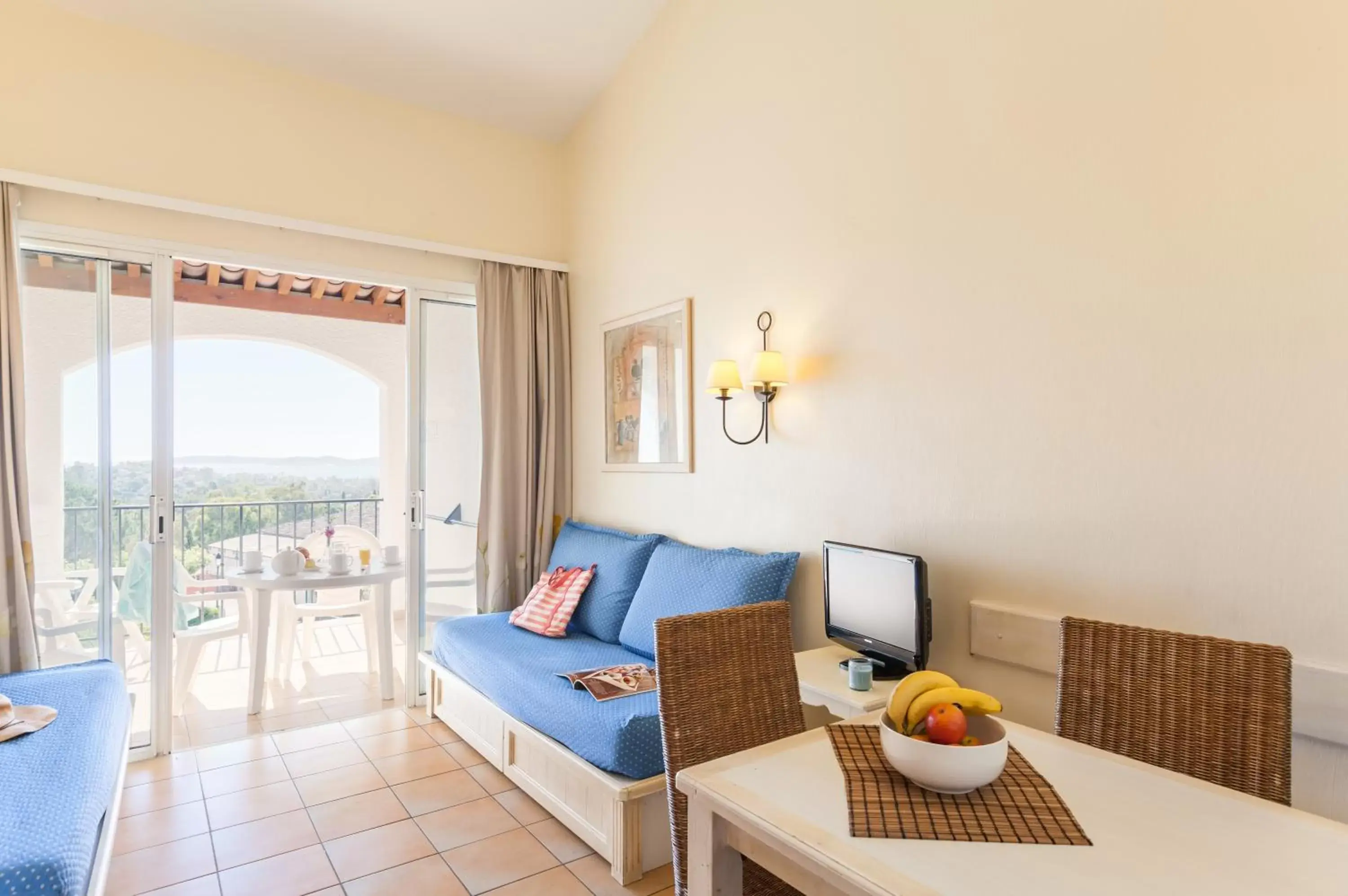 Studio with Sleeping Alcove and Terrace or Balcony (4 People) - Sea view in Résidence Pierre & Vacances Les Restanques du Golfe de Saint-Tropez Studio with Sleeping Alcove and Terrace or Balcony (4 People) - Sea view in Résidence Pierre & Vacances Les Restanques du Golfe de Saint-Tropez