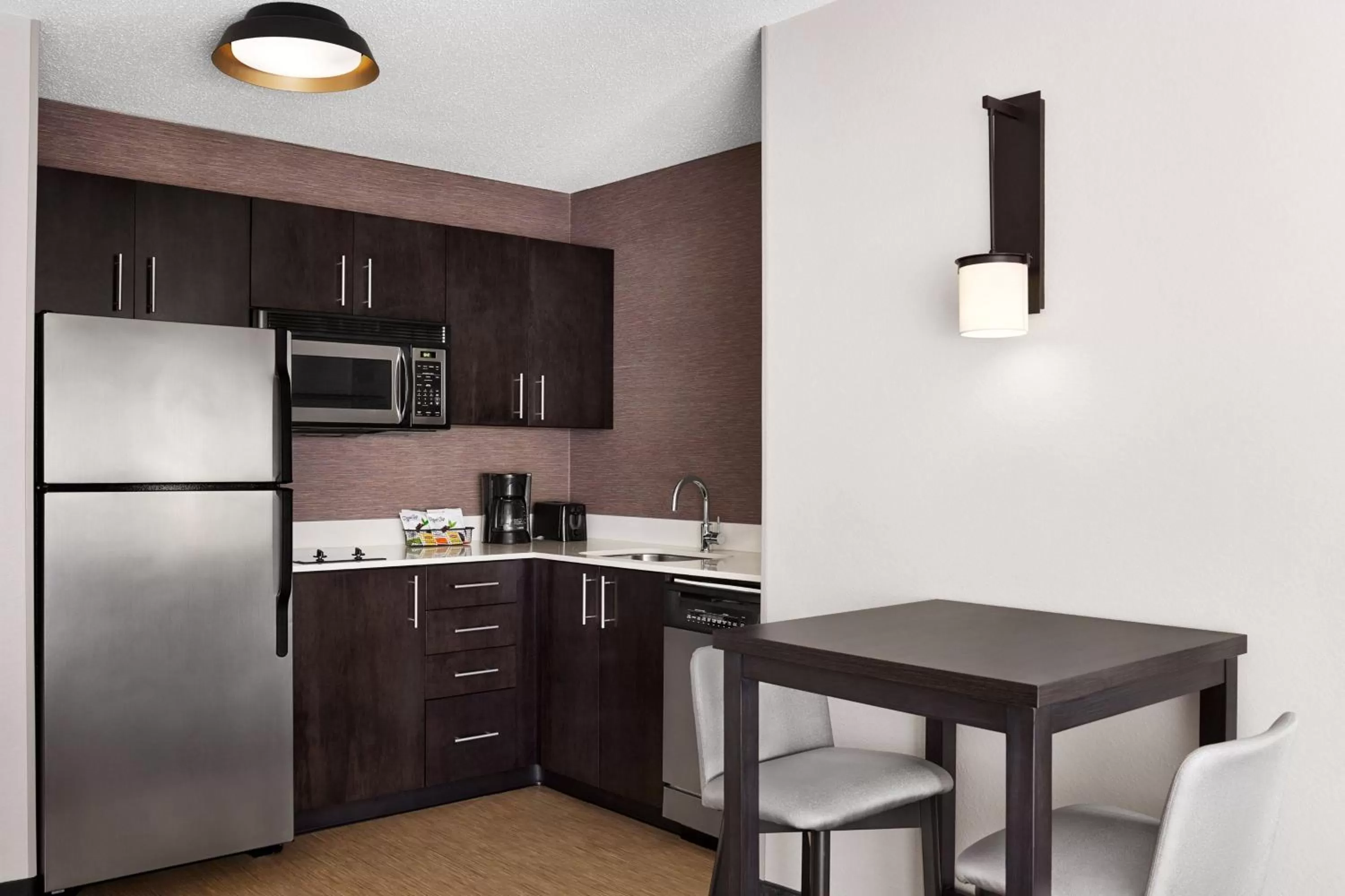 Kitchen or kitchenette in Residence Inn by Marriott Harrisburg Carlisle