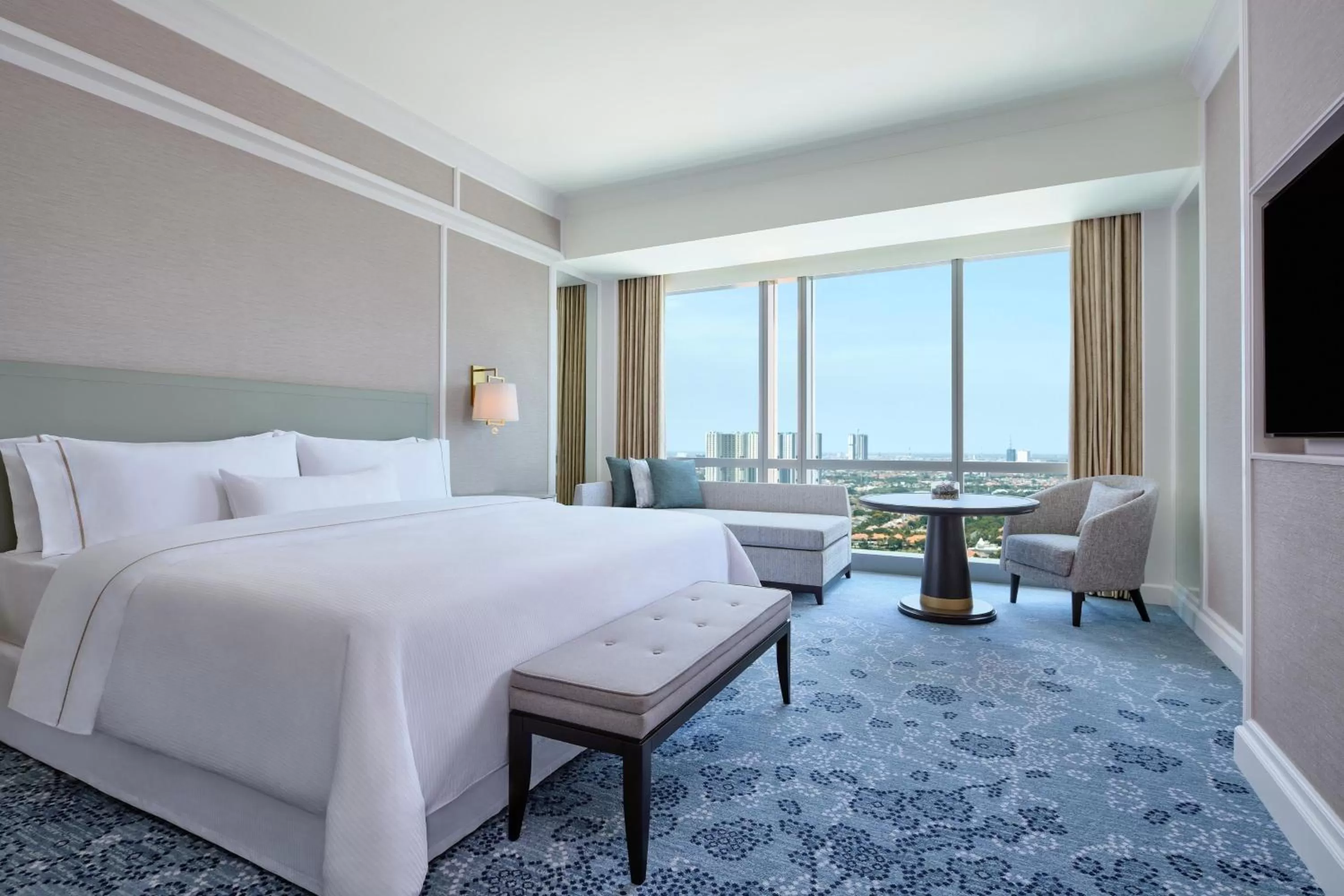 Photo of the whole room, Bed in The Westin Surabaya