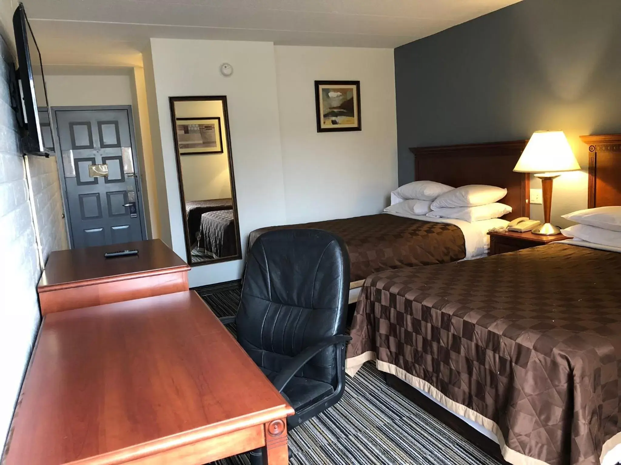 Double Room with Two Double Beds - Non-Smoking in Knights Inn Dayton by Miller Lane Double Room with Two Double Beds - Non-Smoking in Knights Inn Dayton by Miller Lane