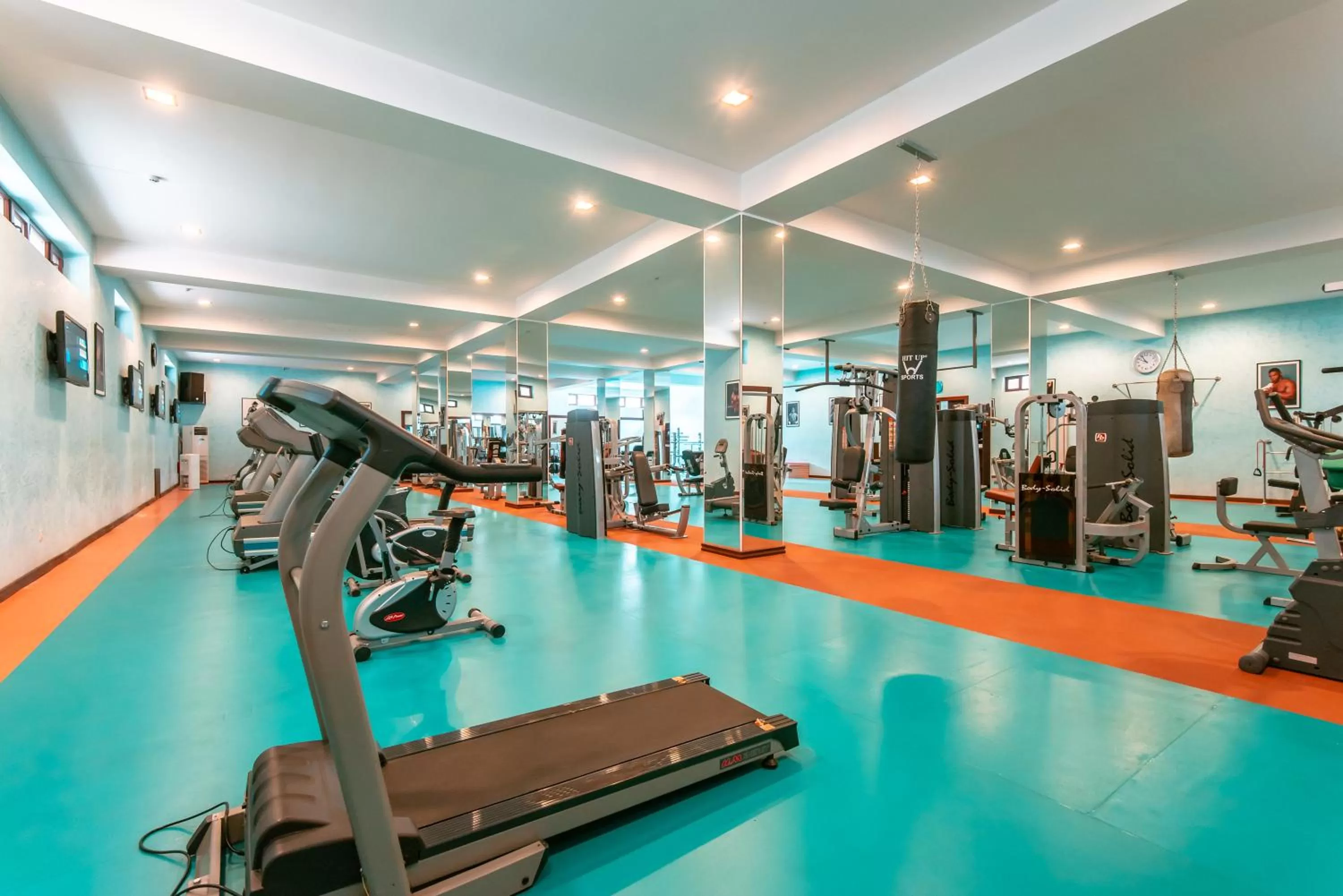 Fitness centre/facilities in Ichan Qal'a Premium Class Hotel