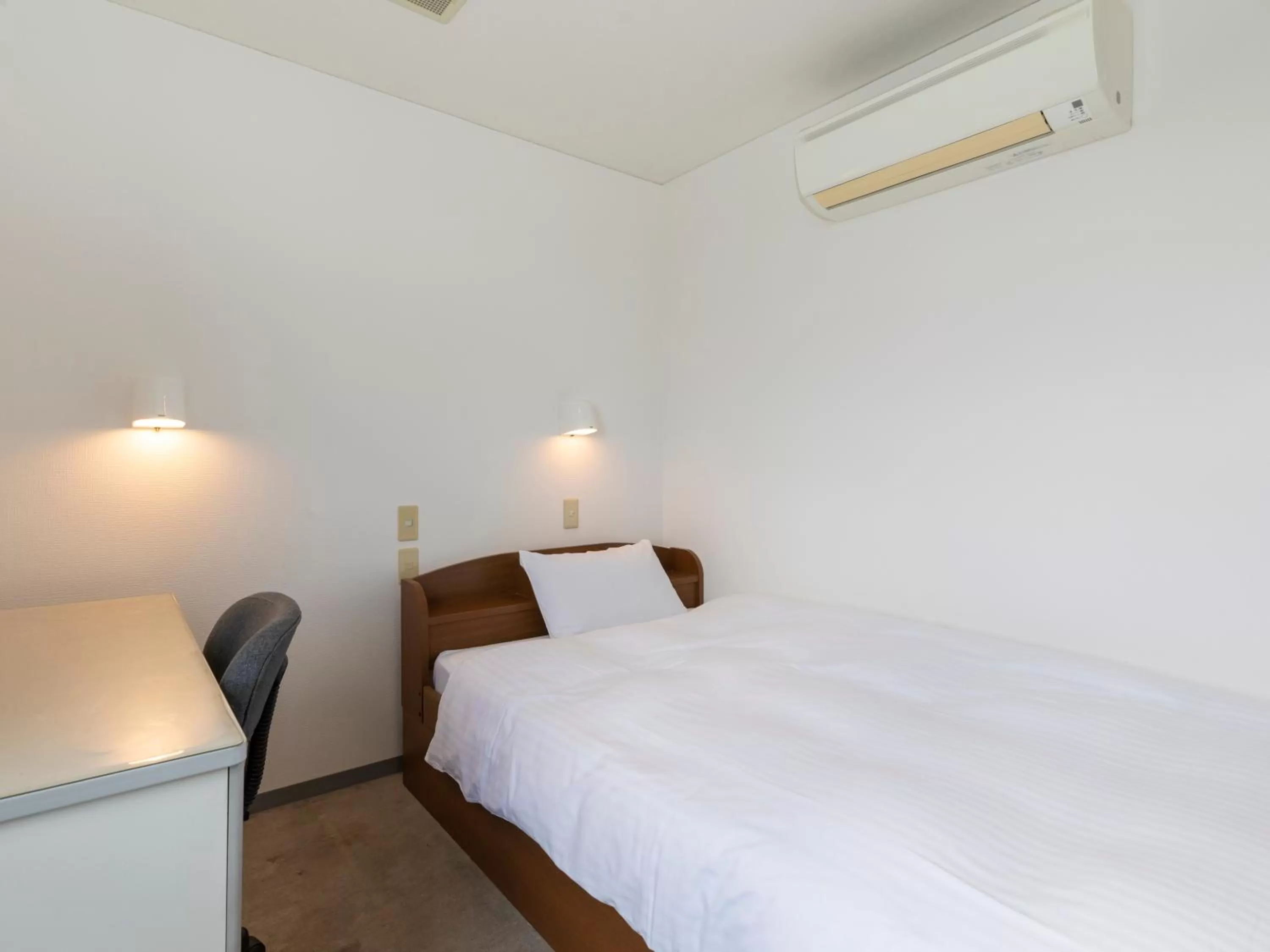 Photo of the whole room, Bed in Tabist Hotel Yuan Akashi