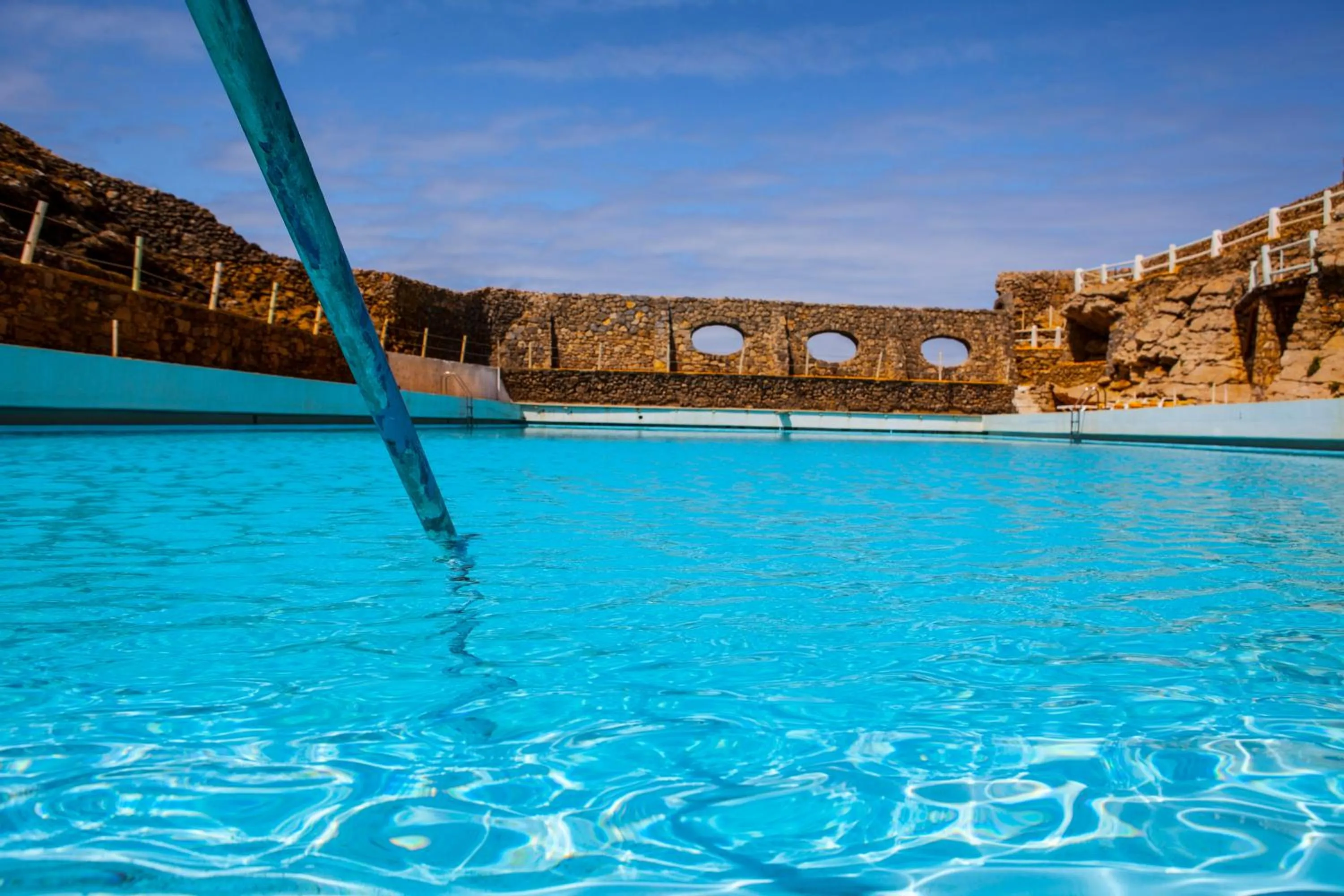 Swimming pool in Estalagem Muchaxo Hotel