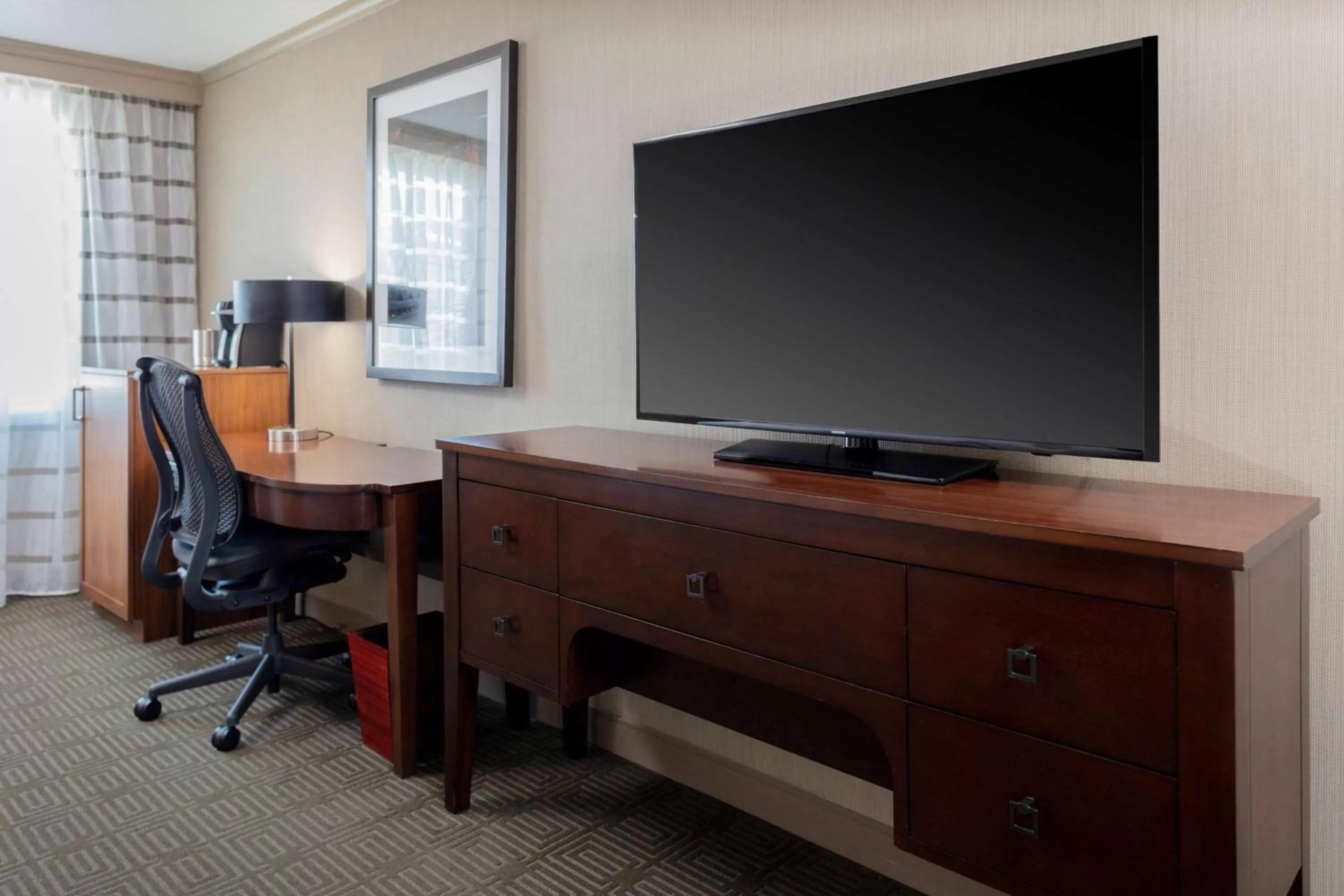 Deluxe King Room - Mobility/Hearing Accessible in DoubleTree by Hilton Hotel Burlington Vermont