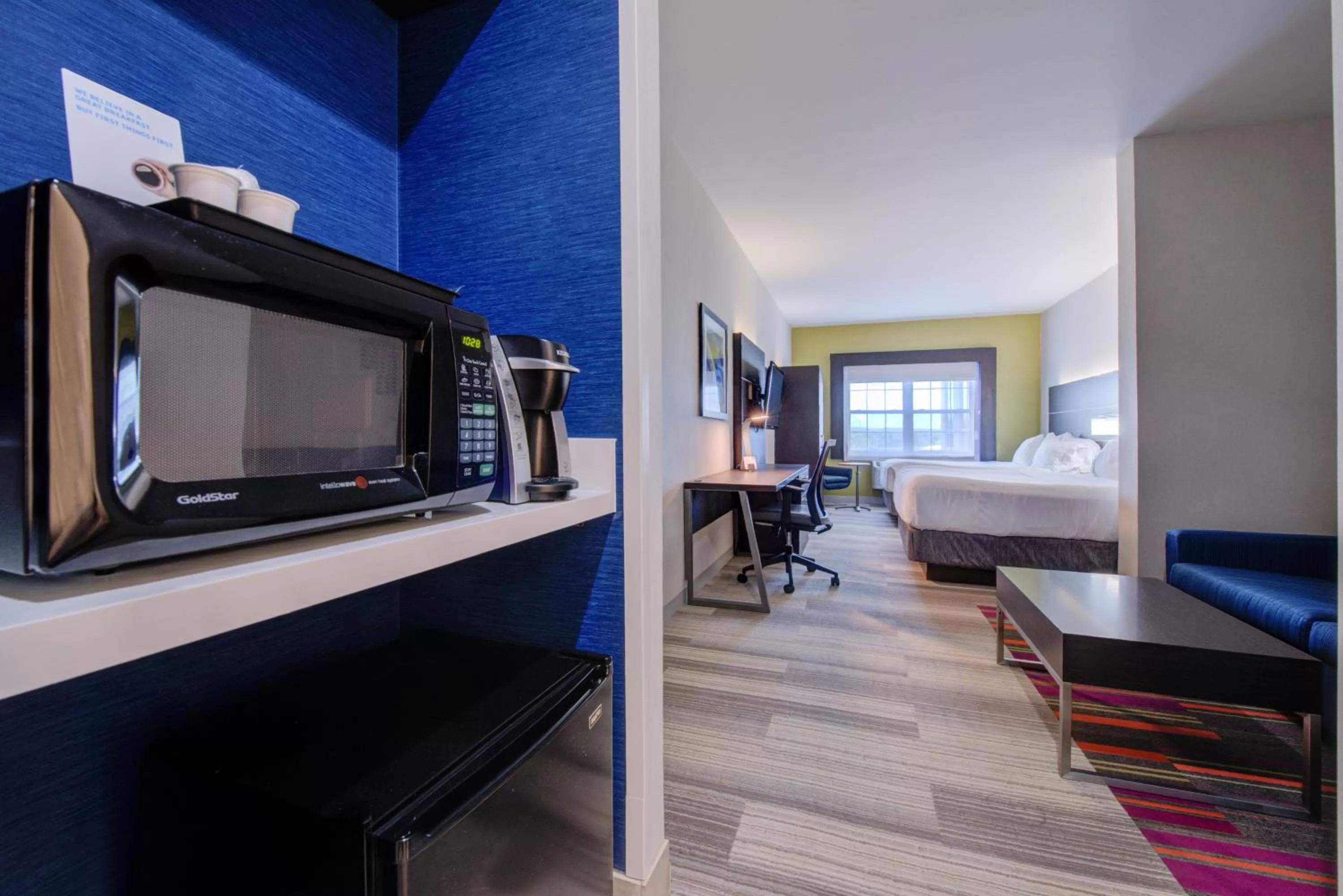 Photo of the whole room, Bed in Holiday Inn Express Mystic by IHG