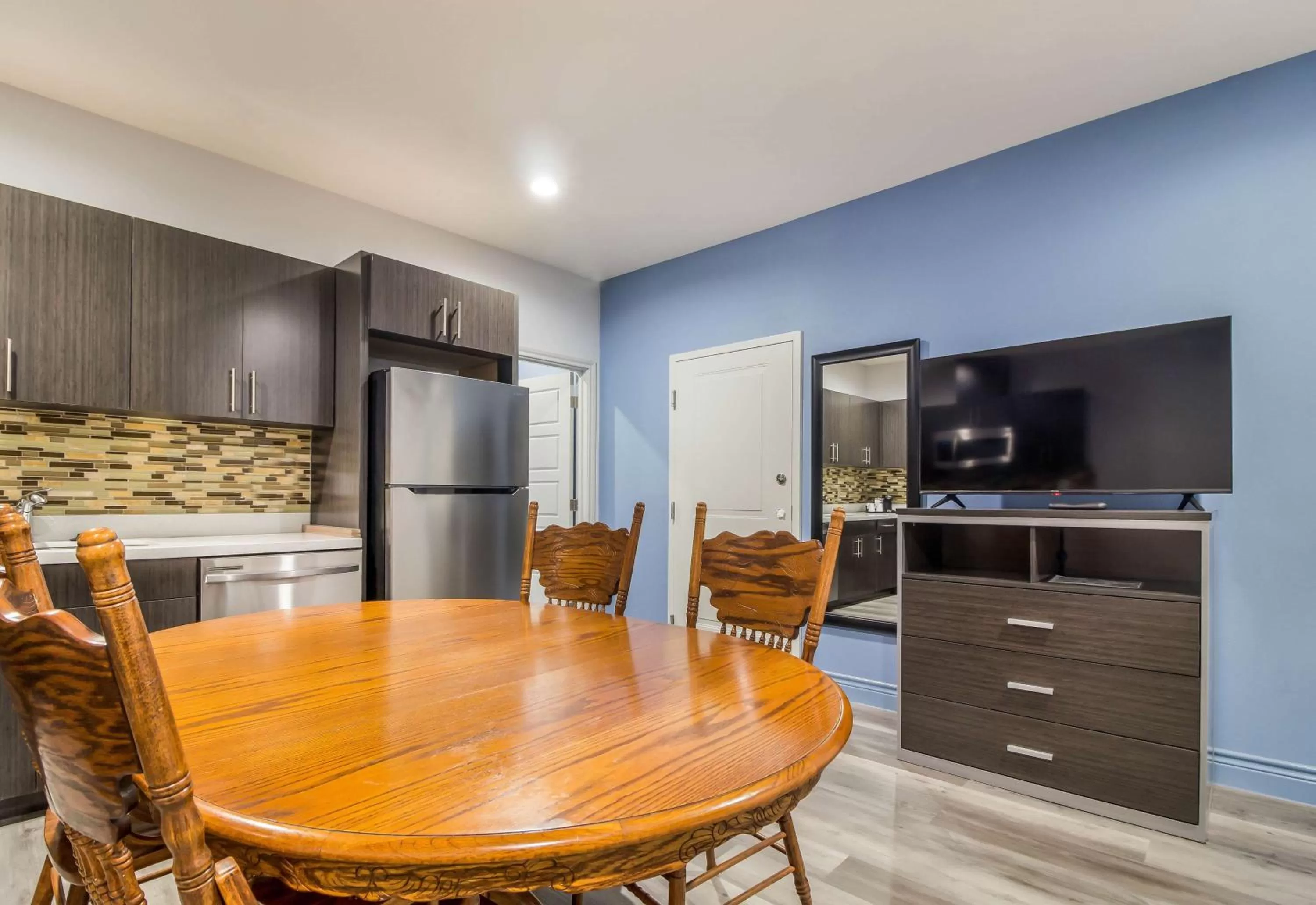 Kitchen or kitchenette in Studio 6 Deer Park, Tx