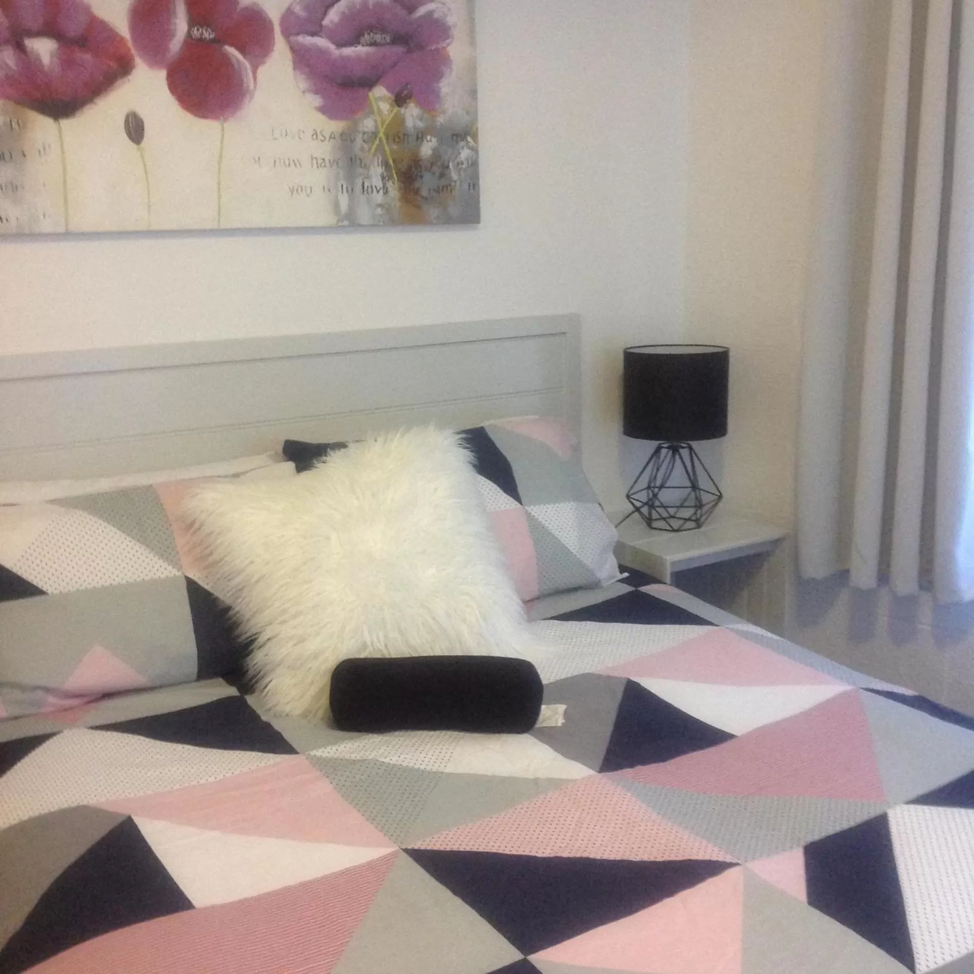 Bed in Motel Farnboro