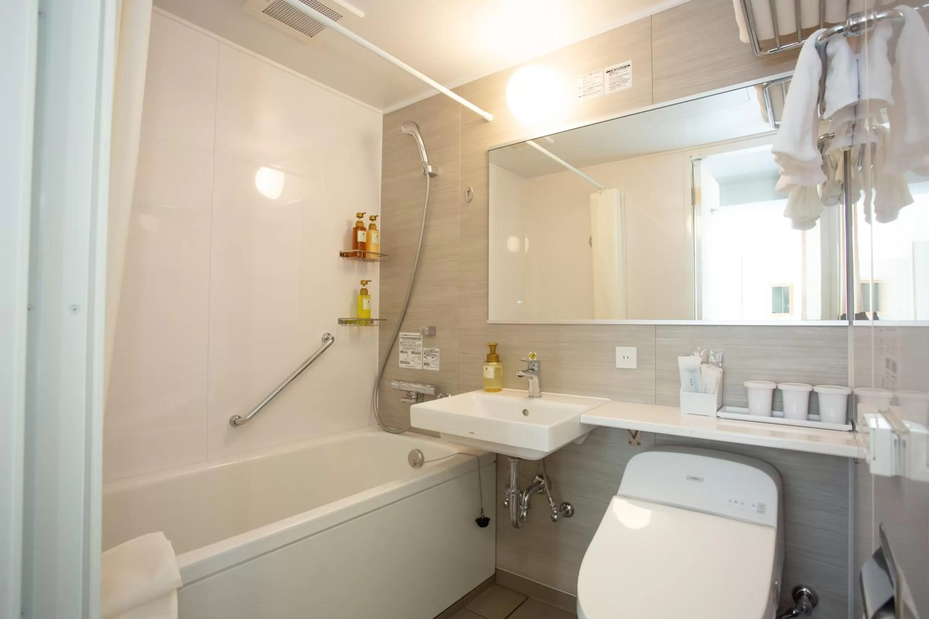 Shower in Shinsaibashi Grand Hotel Osaka