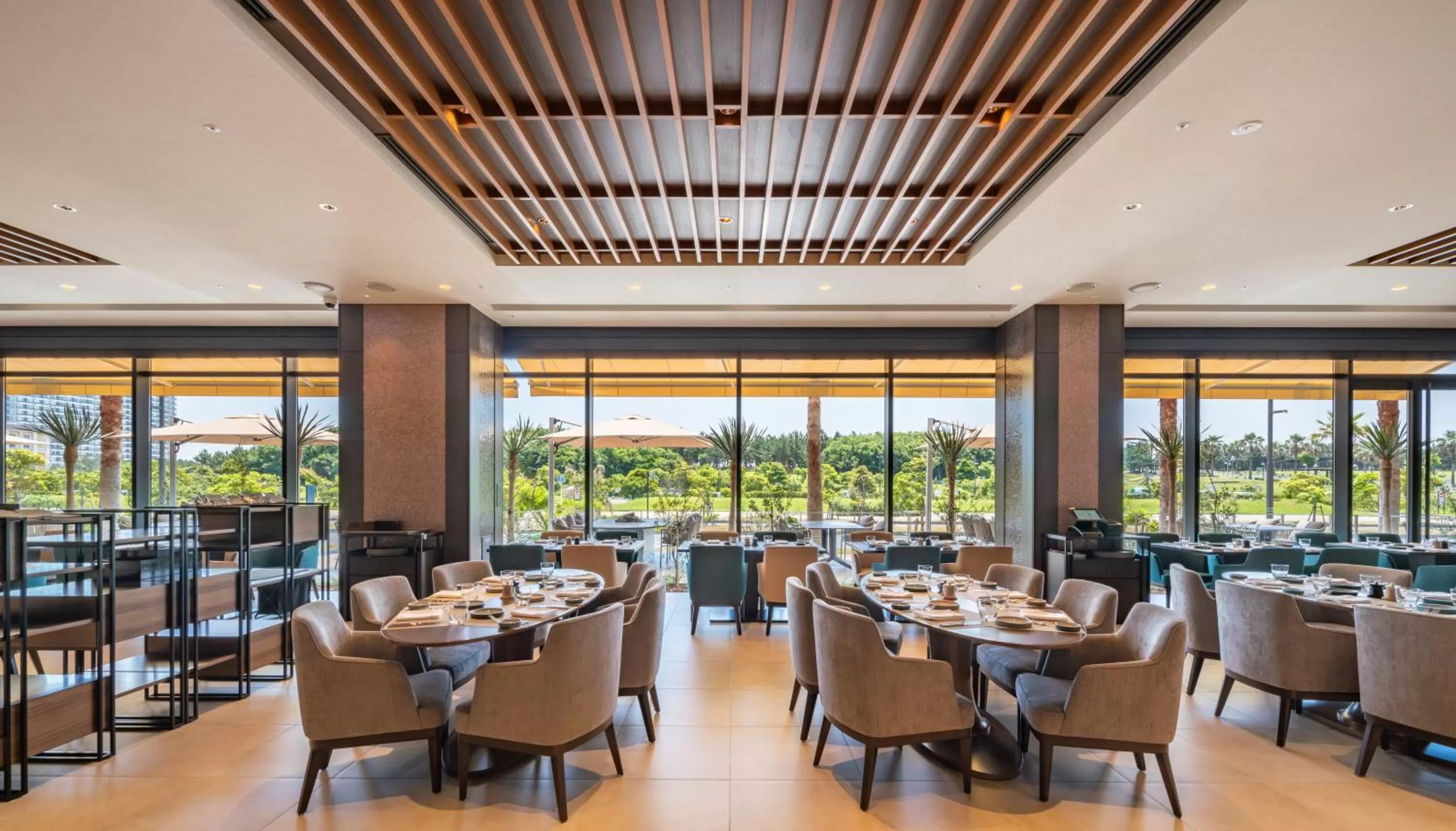 Restaurant/places to eat in Hyatt Regency Tokyo Bay