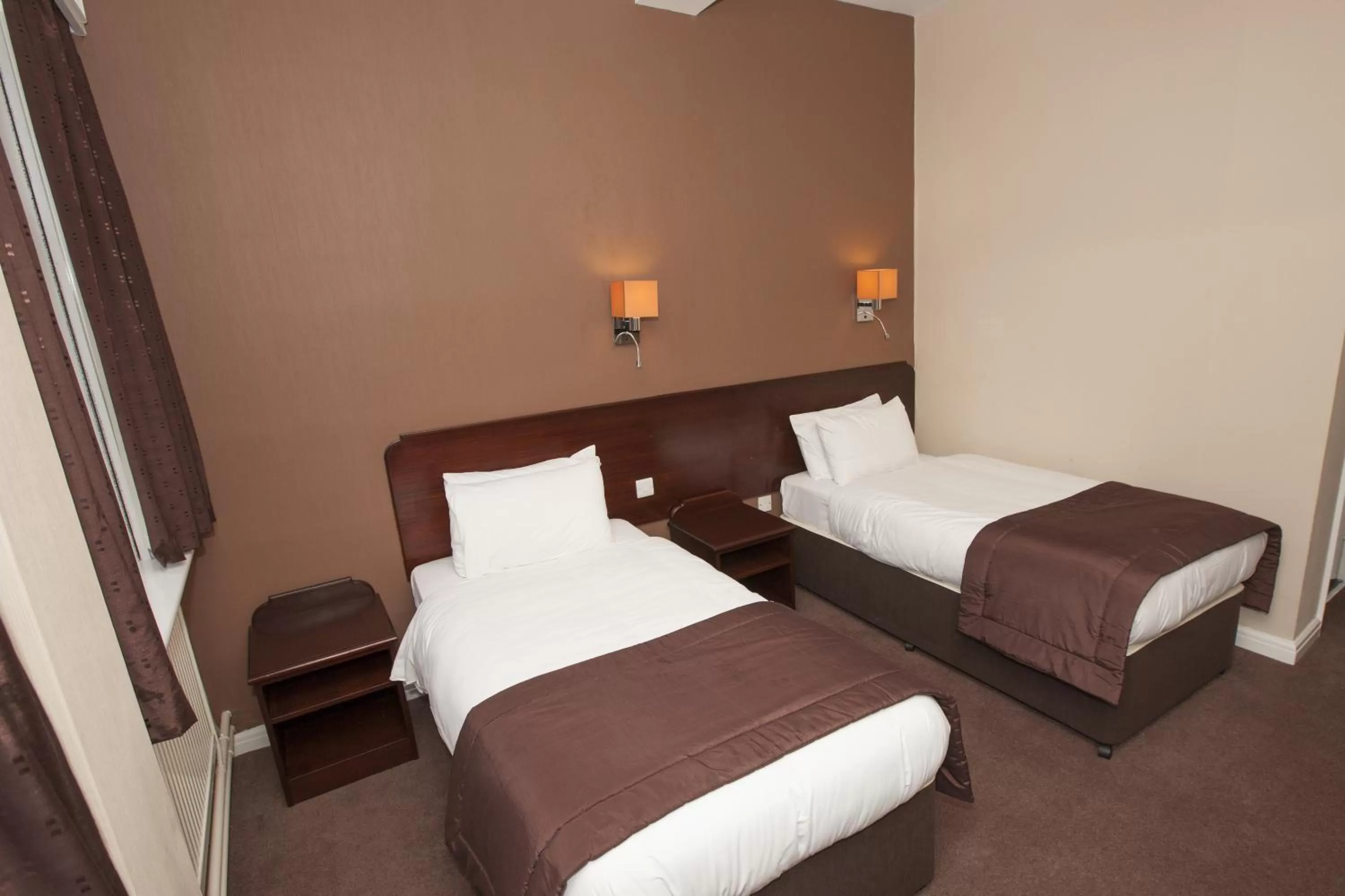 Bedroom, Bed in Dolphin SA1