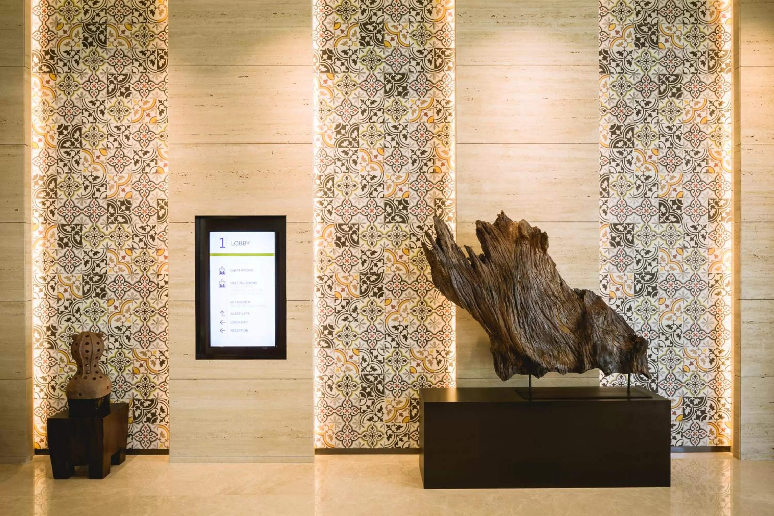 Lobby or reception in Mercure Singapore Bugis