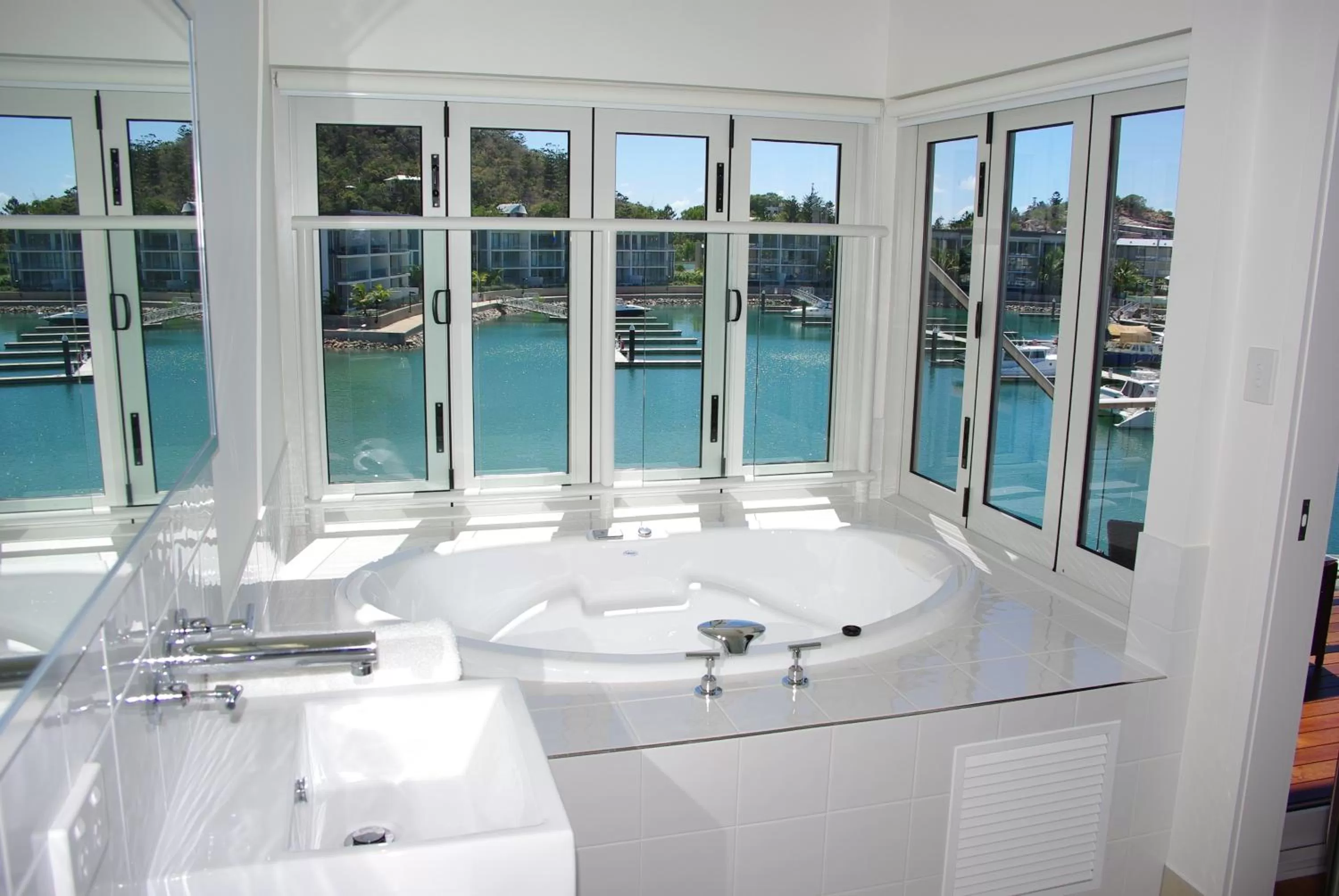 Bathroom in Beachside Magnetic Harbour Apartments