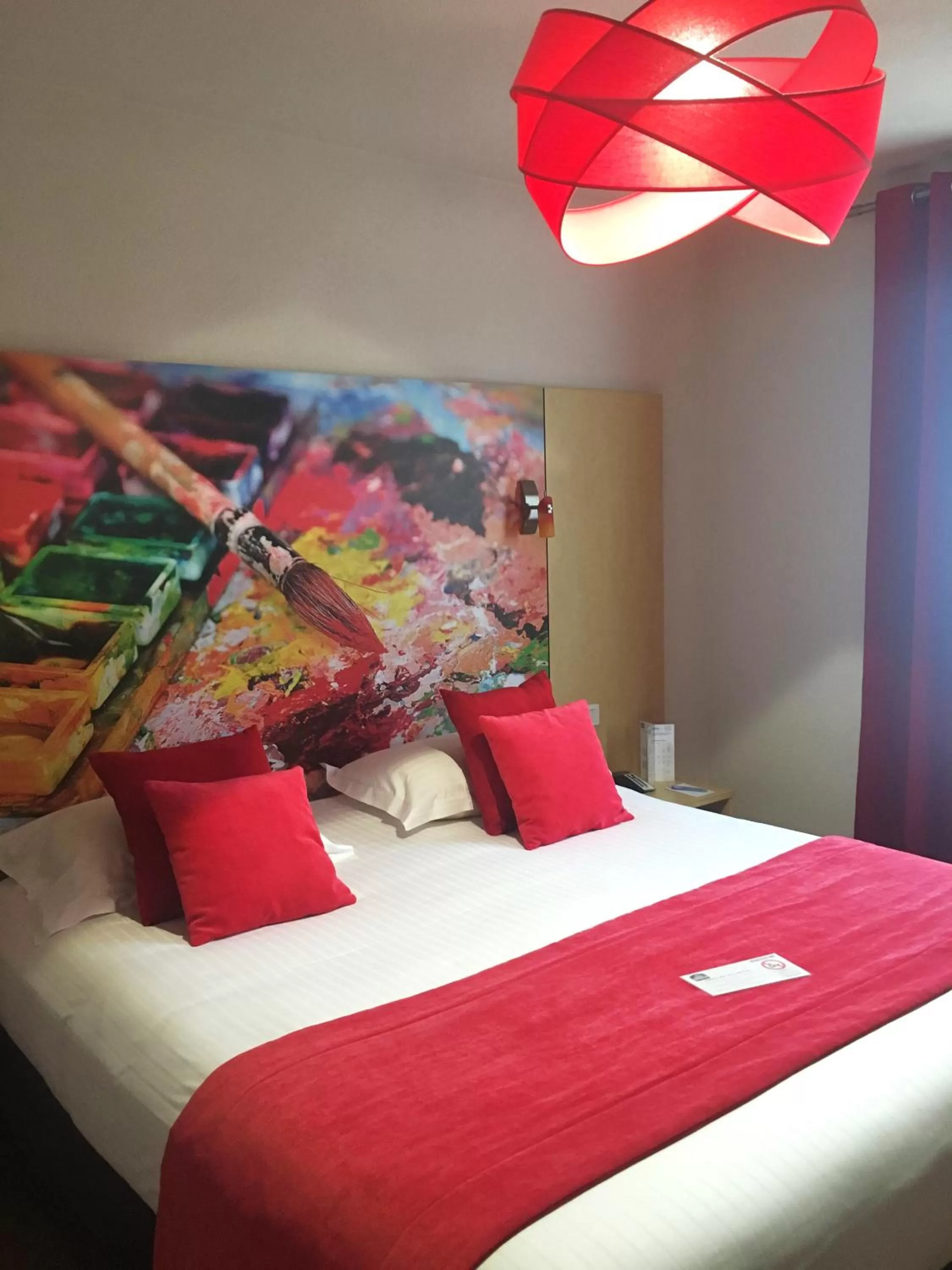 Bedroom, Bed in Best Western Le Vinci Loire Valley