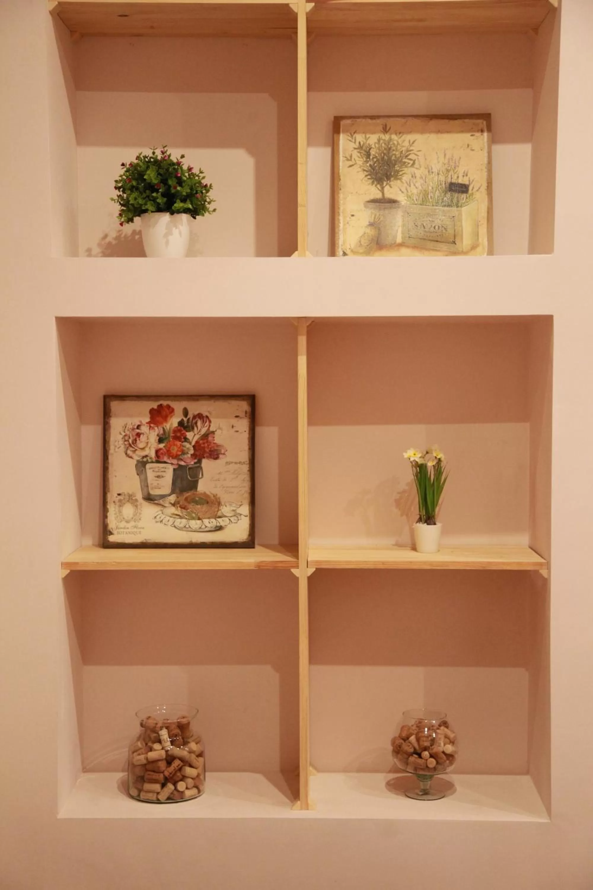 WINE & ROSE BOUTIQUE HOTEL