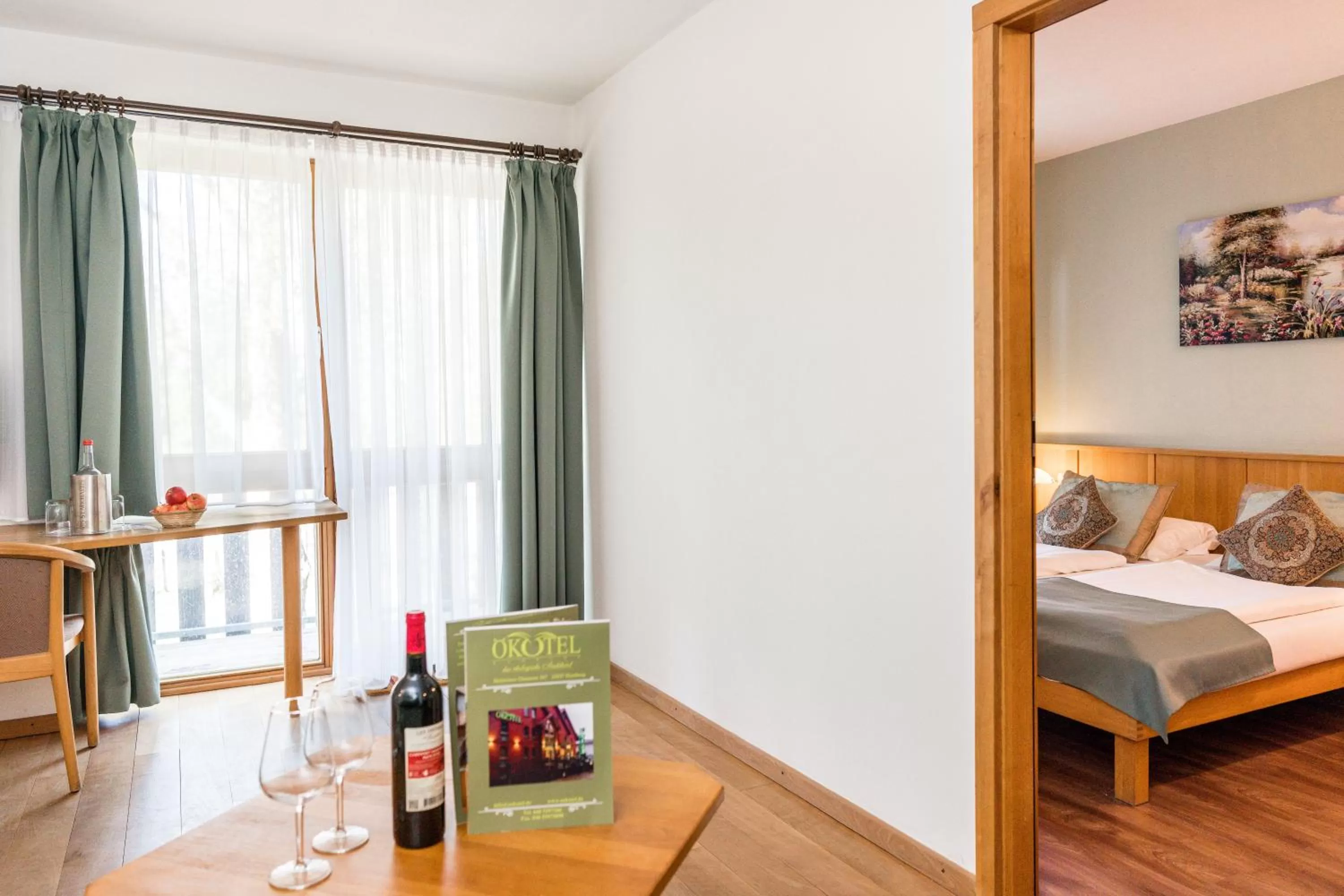 Photo of the whole room, Bed in Ökotel Hamburg