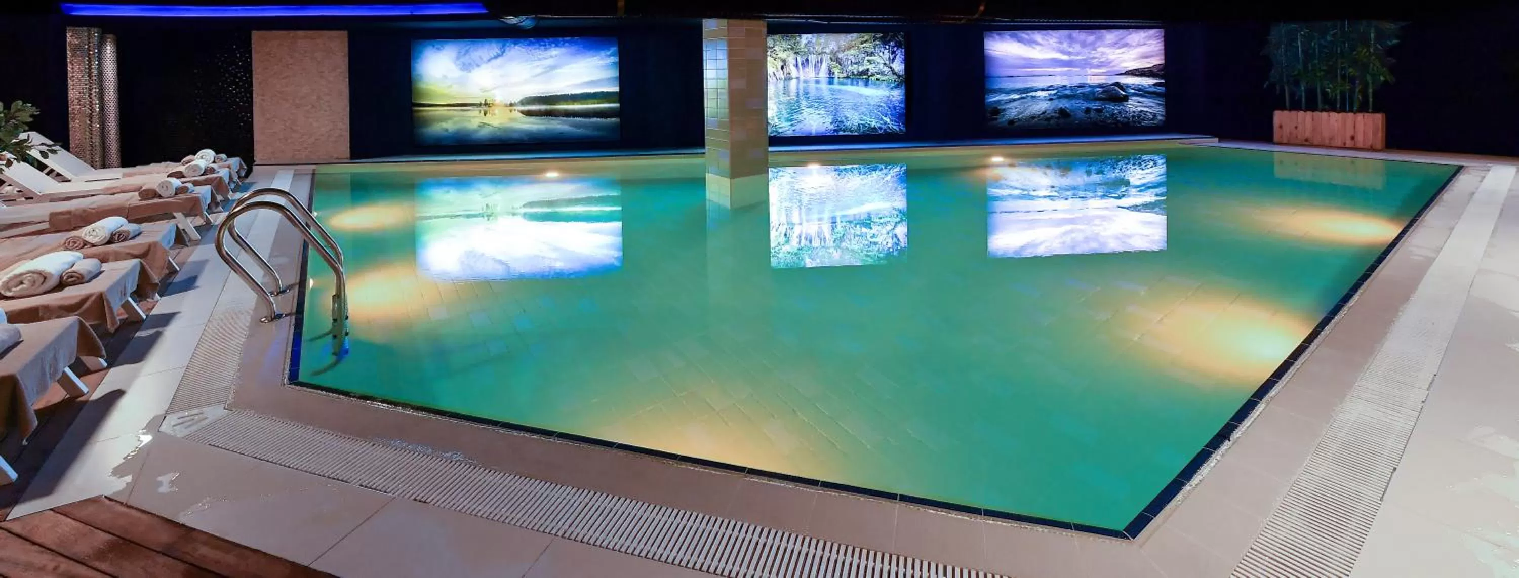 Swimming pool in Altın Otel & Spa Balıkesir