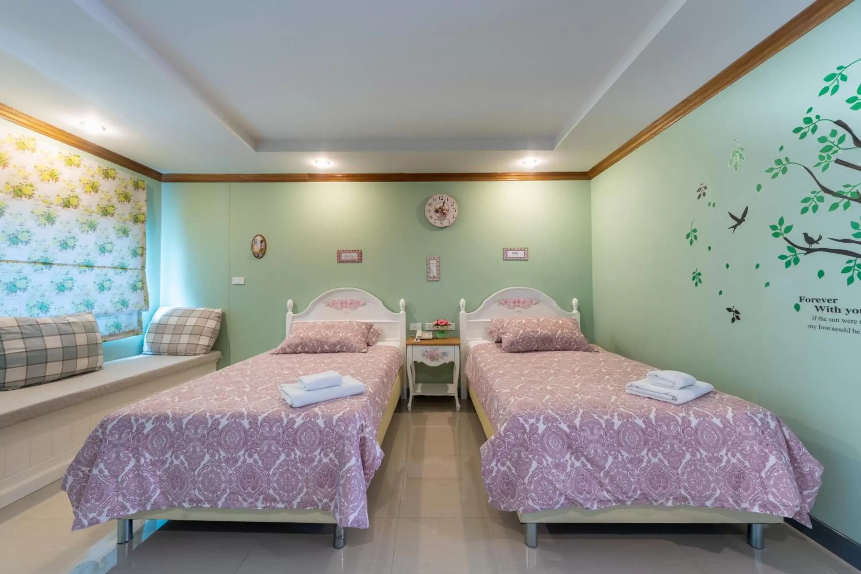 Superior Twin Room in The Lilly Hotel Superior Twin Room in The Lilly Hotel