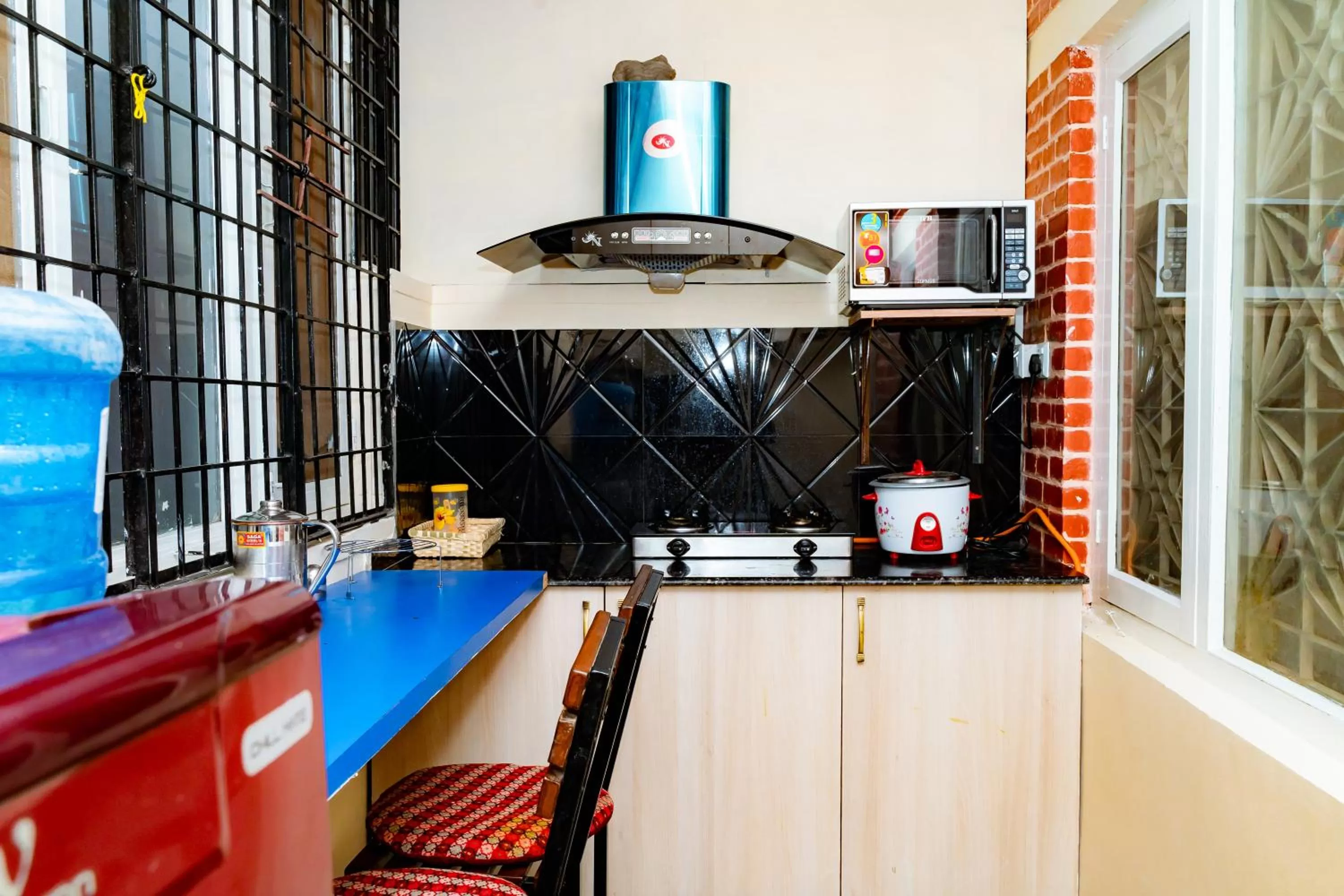 Kitchen or kitchenette, Kitchen/Kitchenette in Silu Homes by Hostmandu