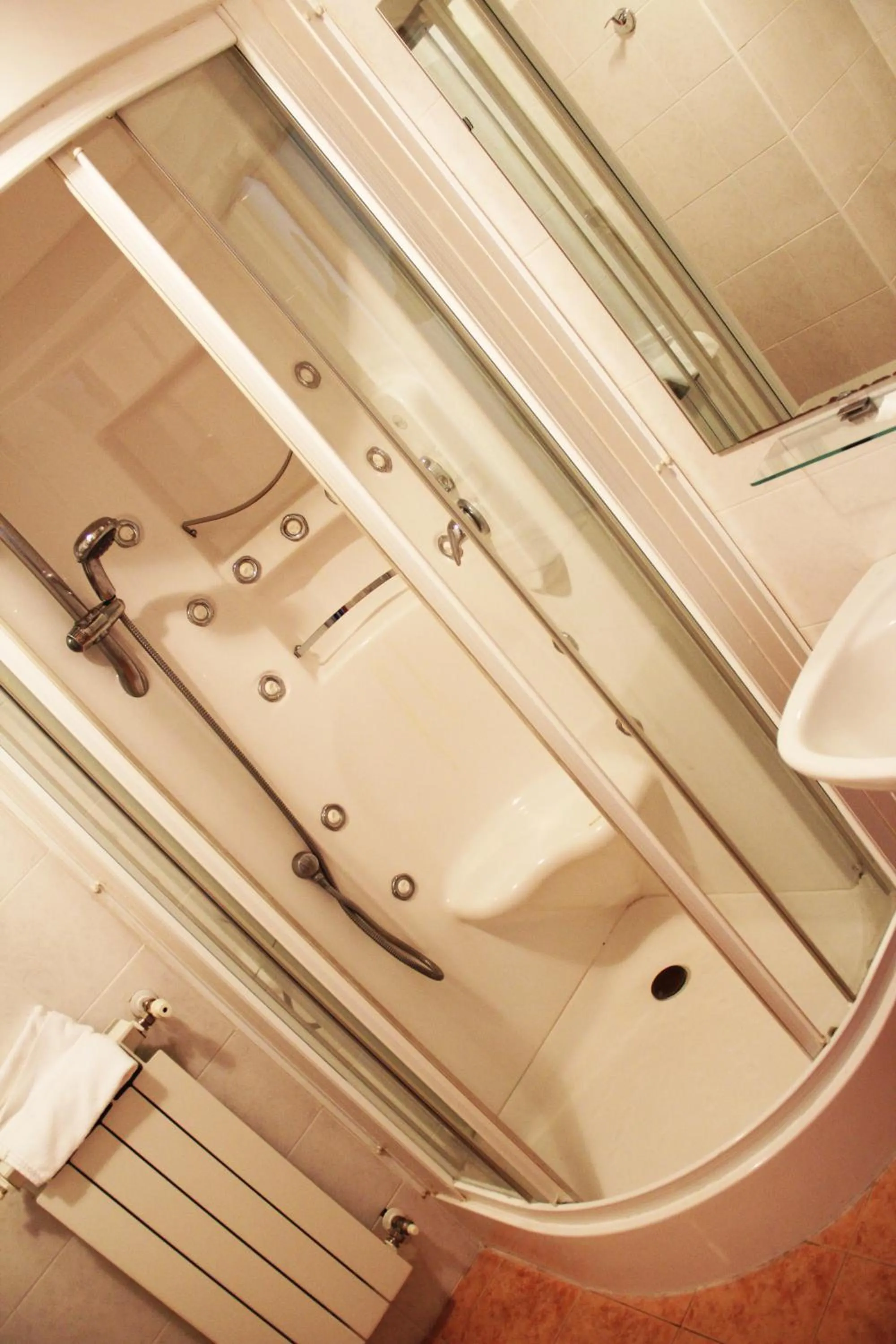 Shower in Albergo Al Viale