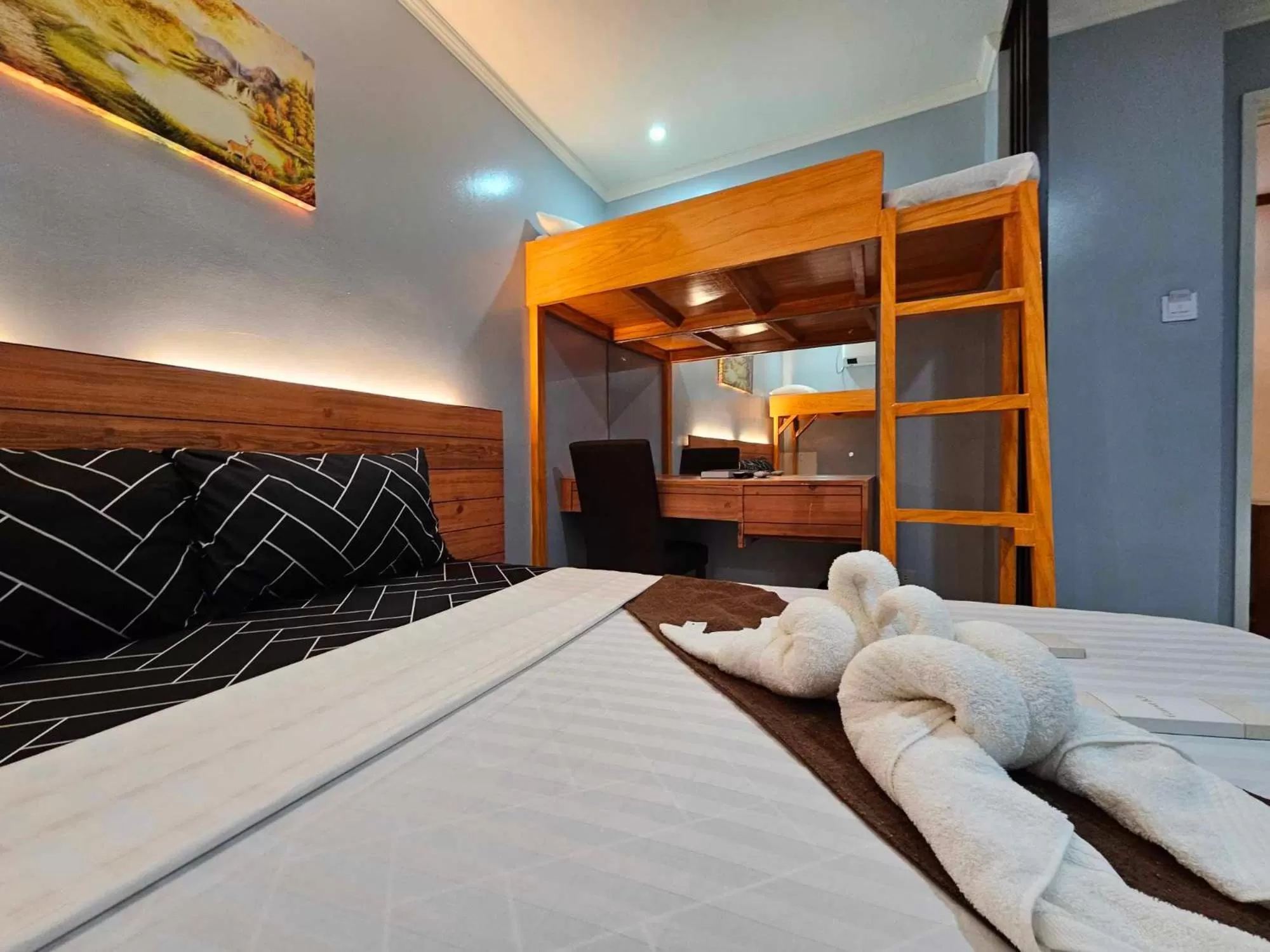 Bed in La Choeben Suites