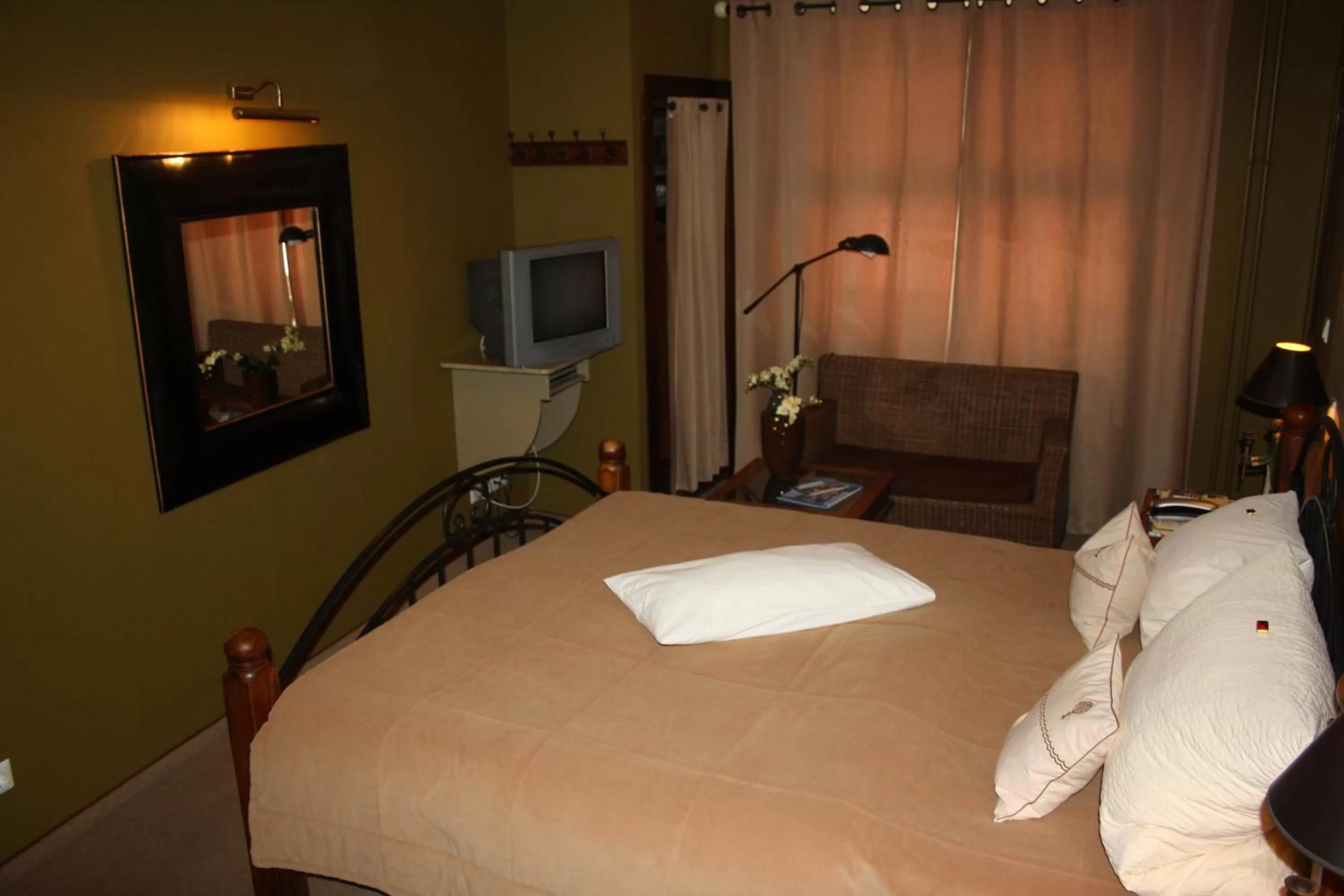 Photo of the whole room, Bed in Art Hotel Neckar