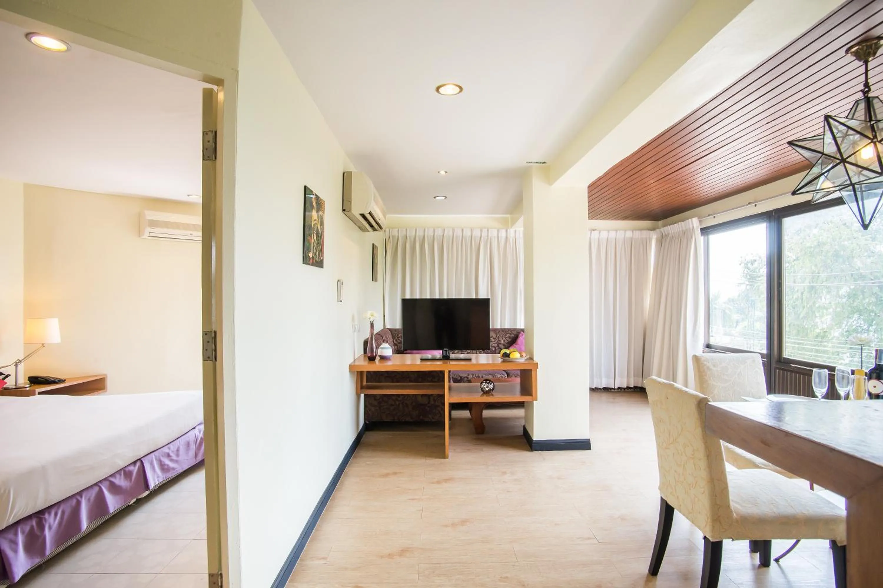 Living room, Bed in Bella Villa Metro