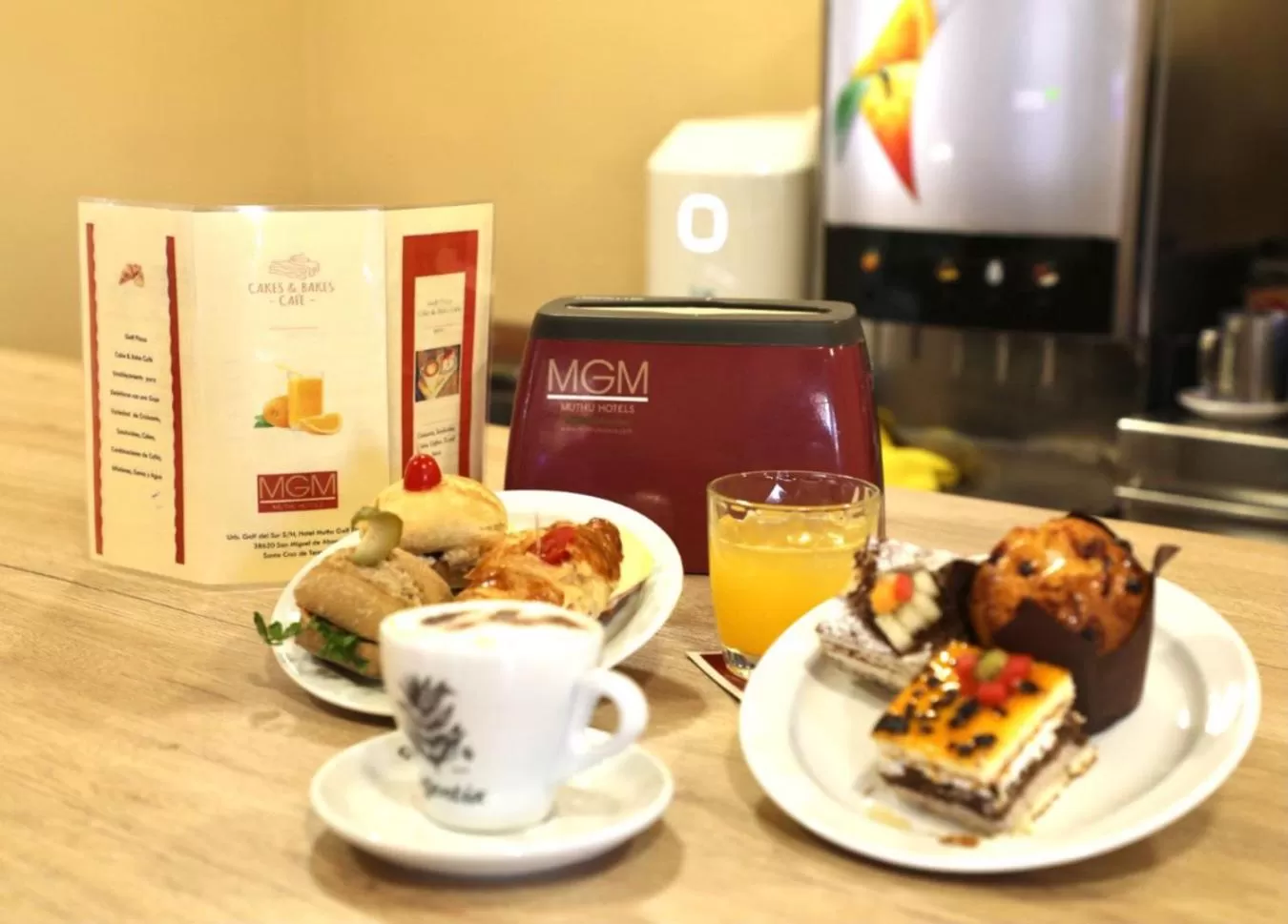 Restaurant/places to eat in Grand Muthu Golf Plaza Hotel & Spa