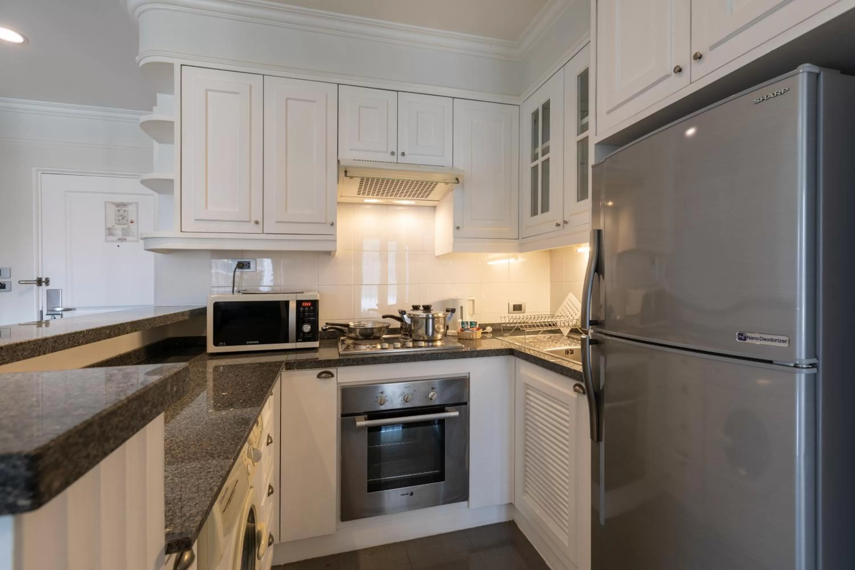 Kitchen or kitchenette in Cape House Hotel, Bangkok