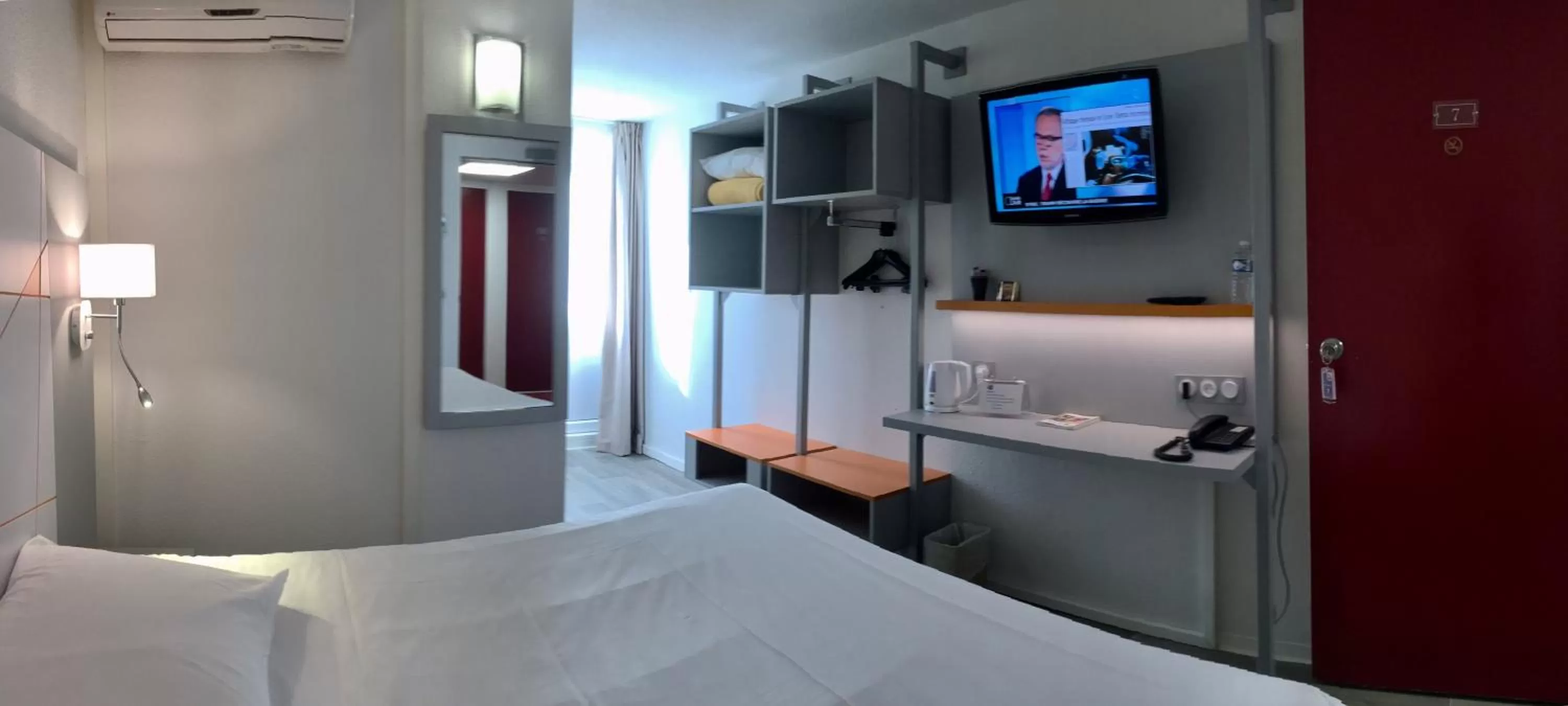 TV and multimedia, Bed in Hotel du Parc Euromédecine by AKENA