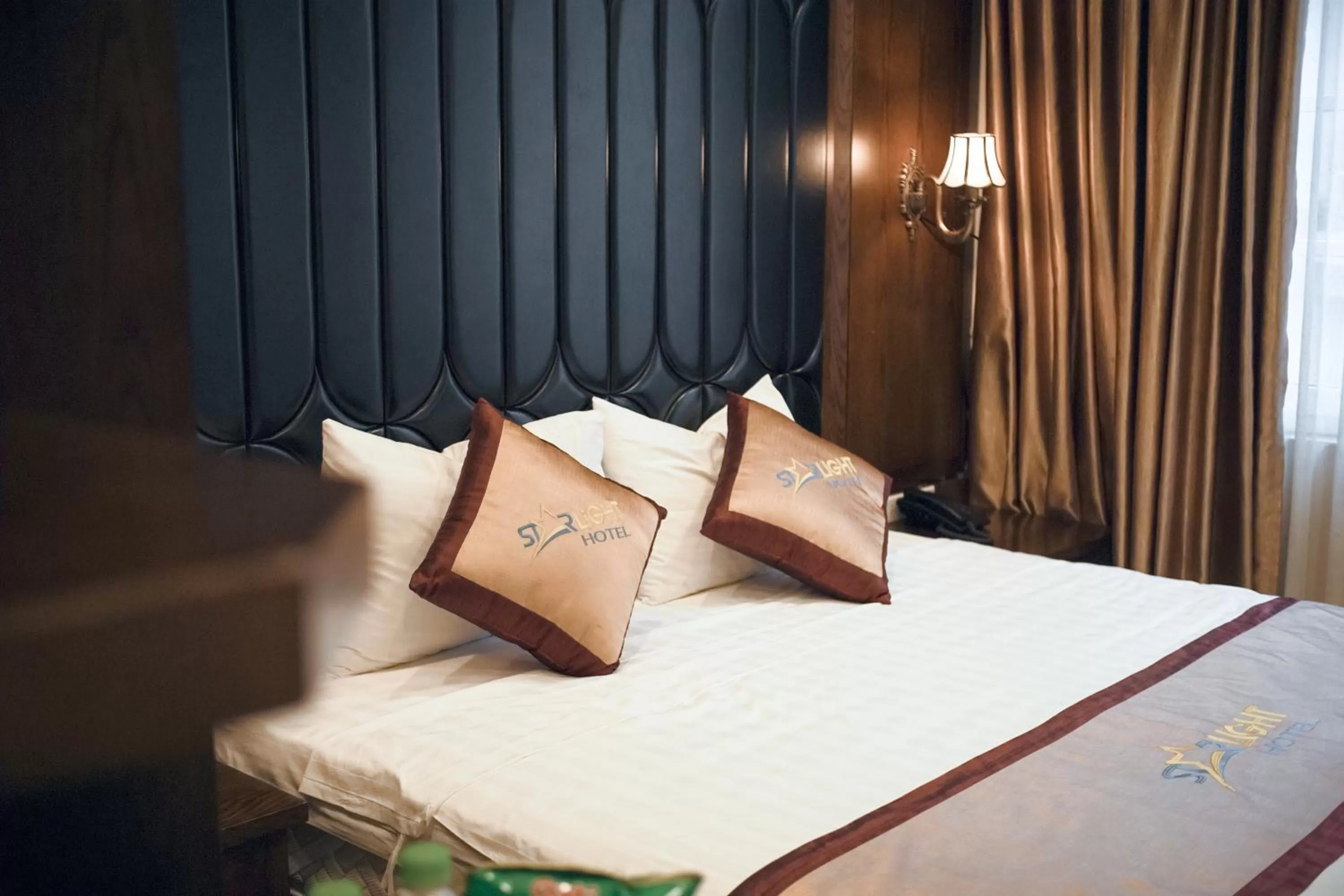 Bed in HaLong Starlight Inn & Travel