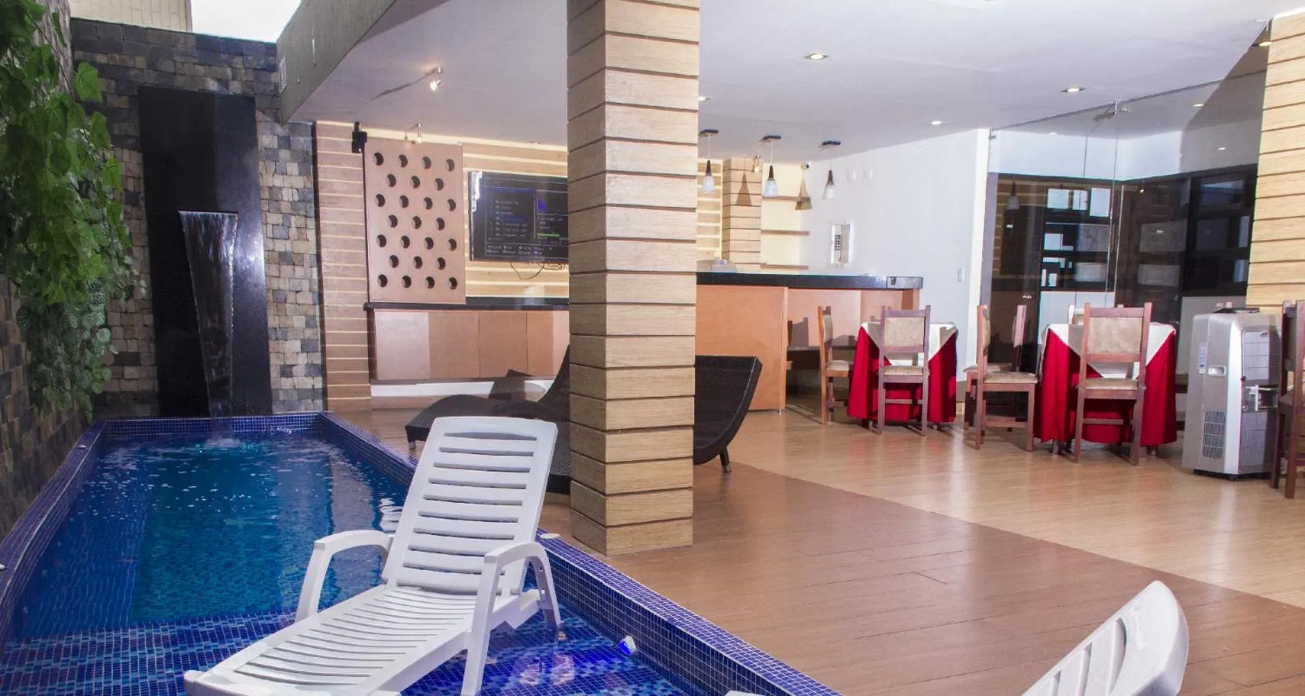 Lounge or bar in Hotel León Dorado