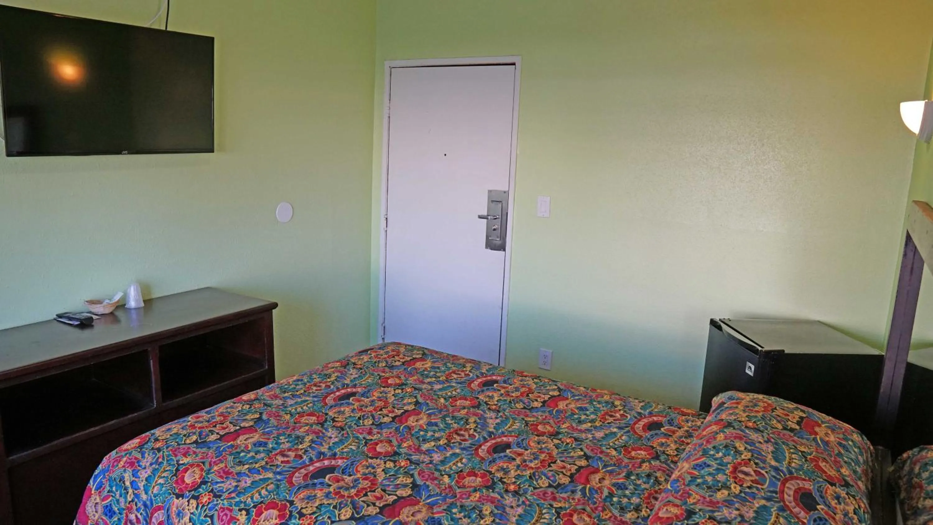 Bed in Antonio Hotel - Downtown Los Angeles, near Hollywood