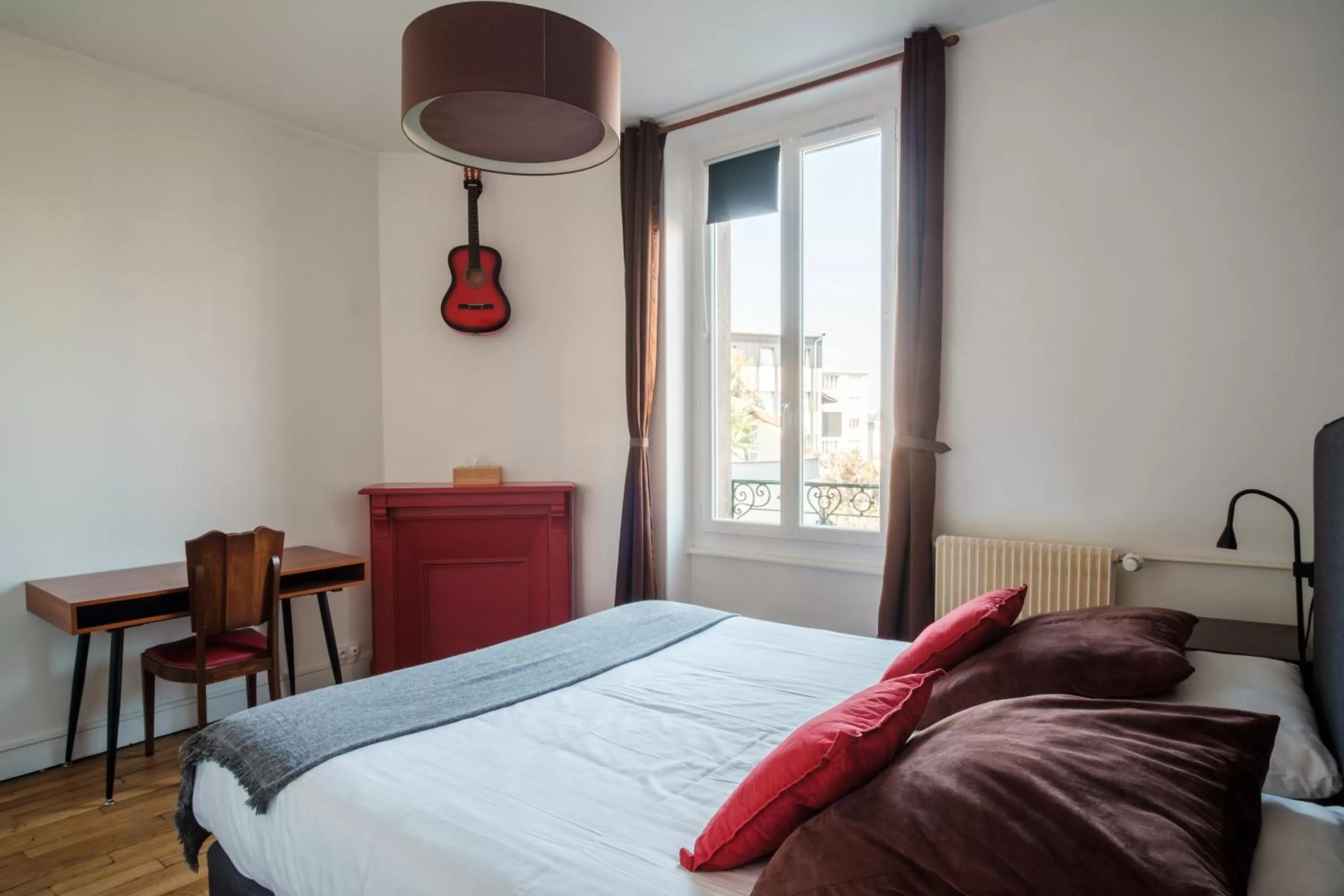 Bed in Dupain & Dubeurre Appart'Hôtel - Parking