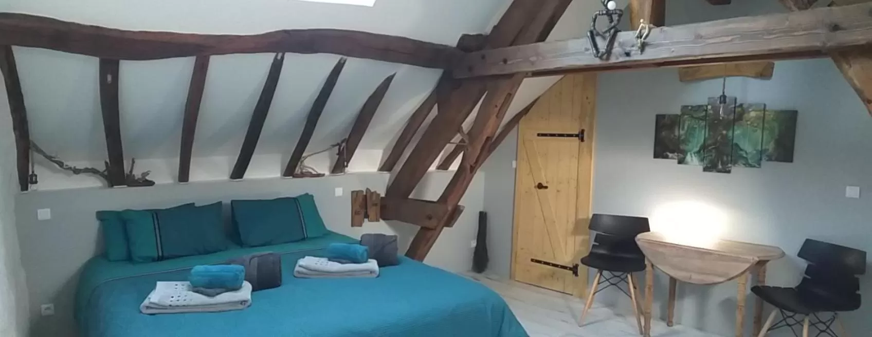 Standard Twin Room with Garden View in La BerryCurienne proche du Zoo de Beauval Saint-Aignan avec SDB, WC ET SPA PRIVATIF pour chaque chambre