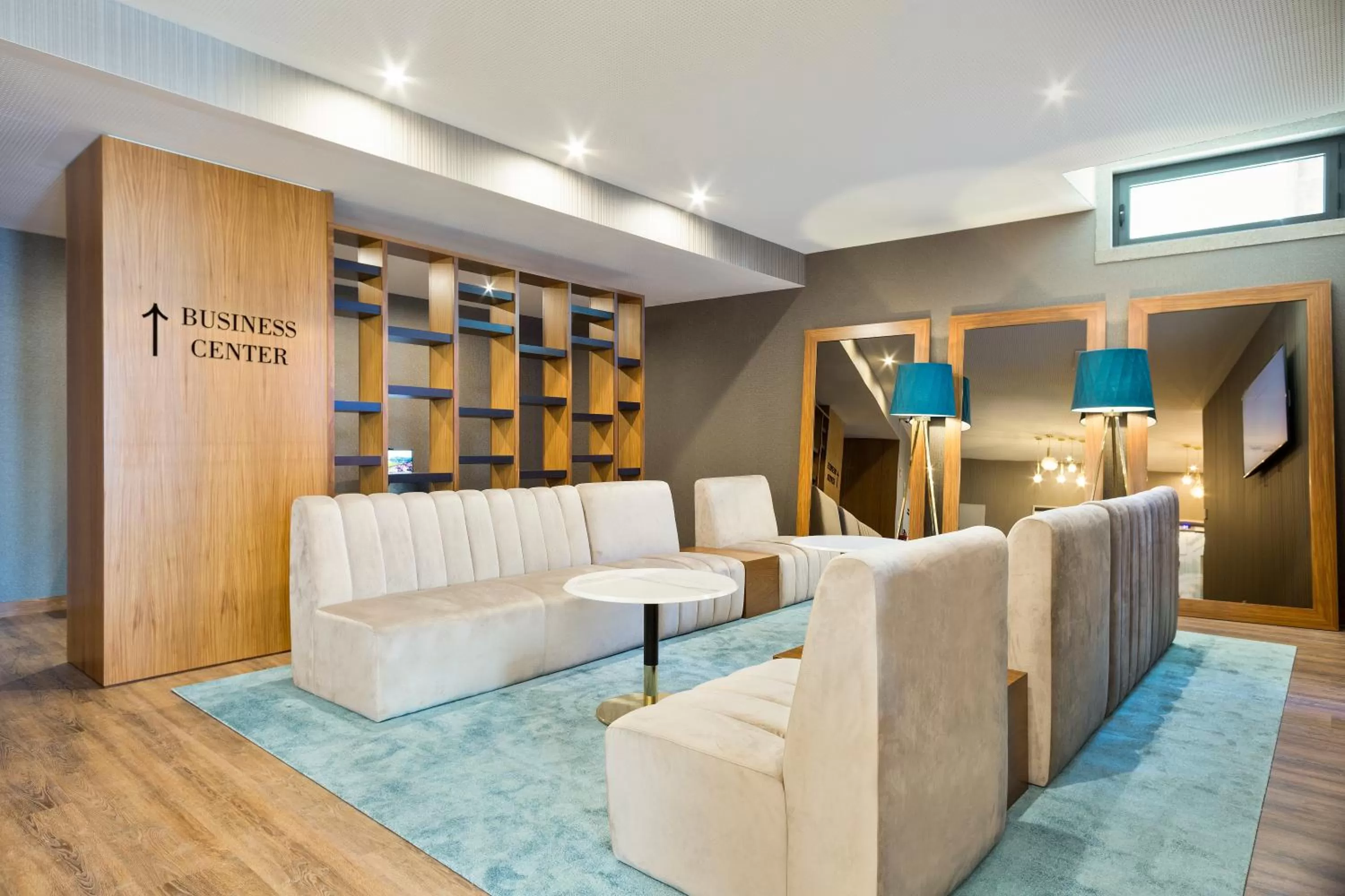 Communal lounge/ TV room in Acta The Avenue