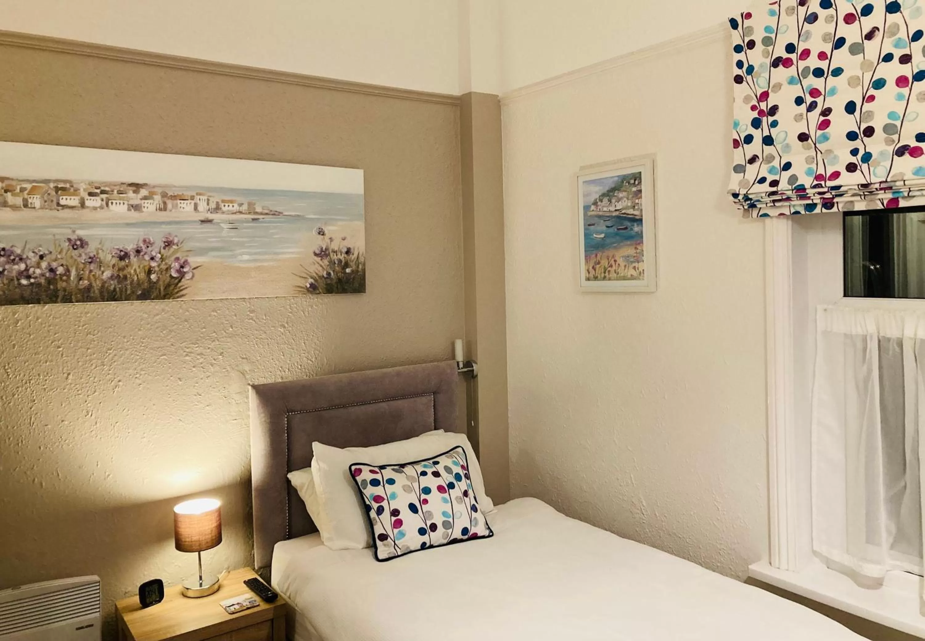 Bedroom, Bed in The Wentworth Guest House