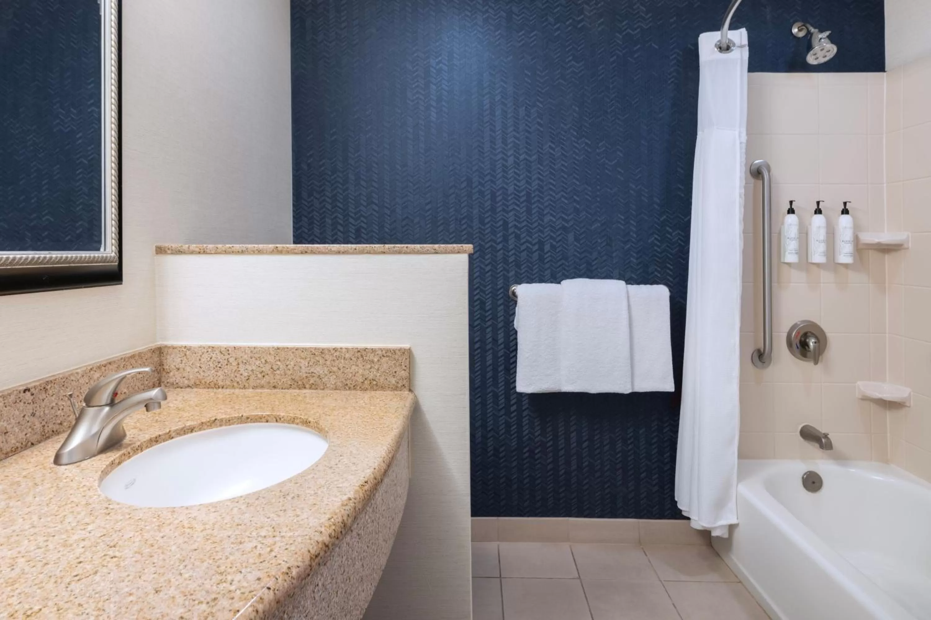 Bathroom in Fairfield Inn & Suites Orlando Ocoee