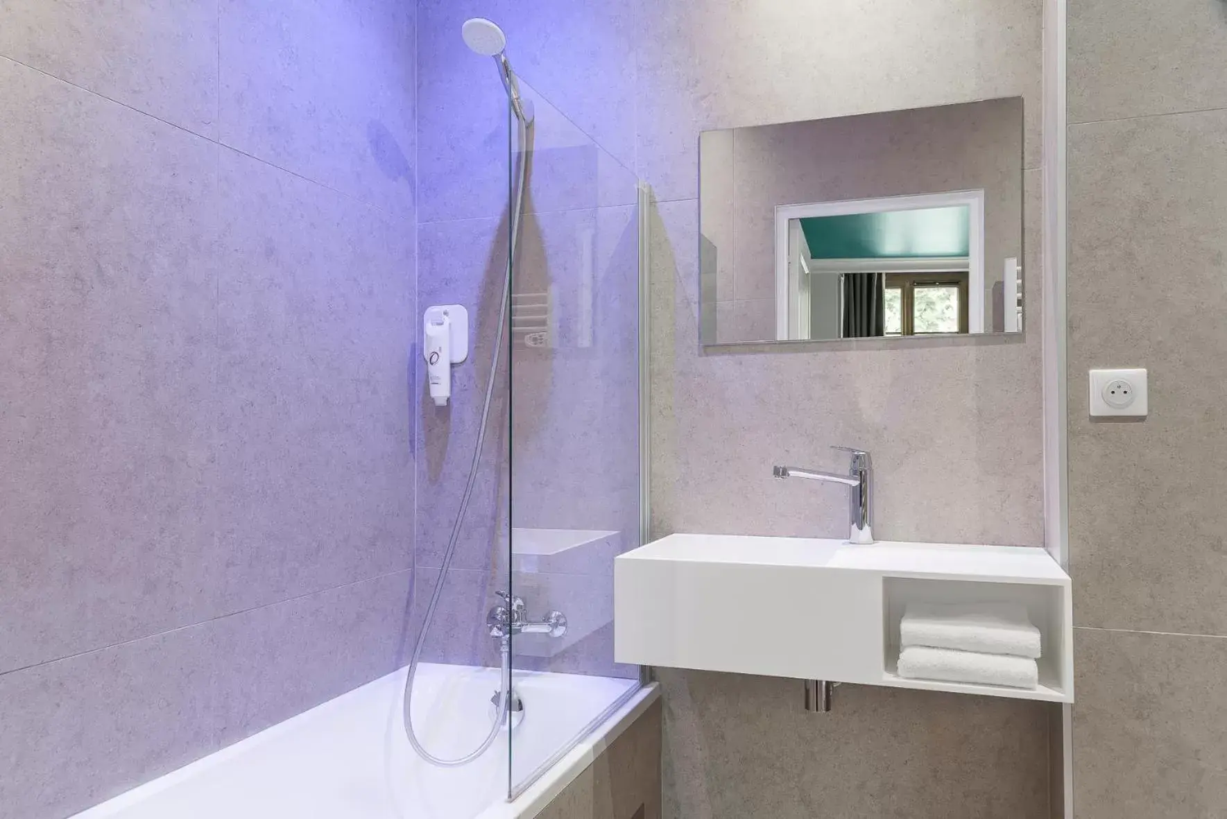 Twin Room in Grand Hôtel de la Gare Toulon - Boutique Hôtel Twin Room in Grand Hôtel de la Gare Toulon - Boutique Hôtel