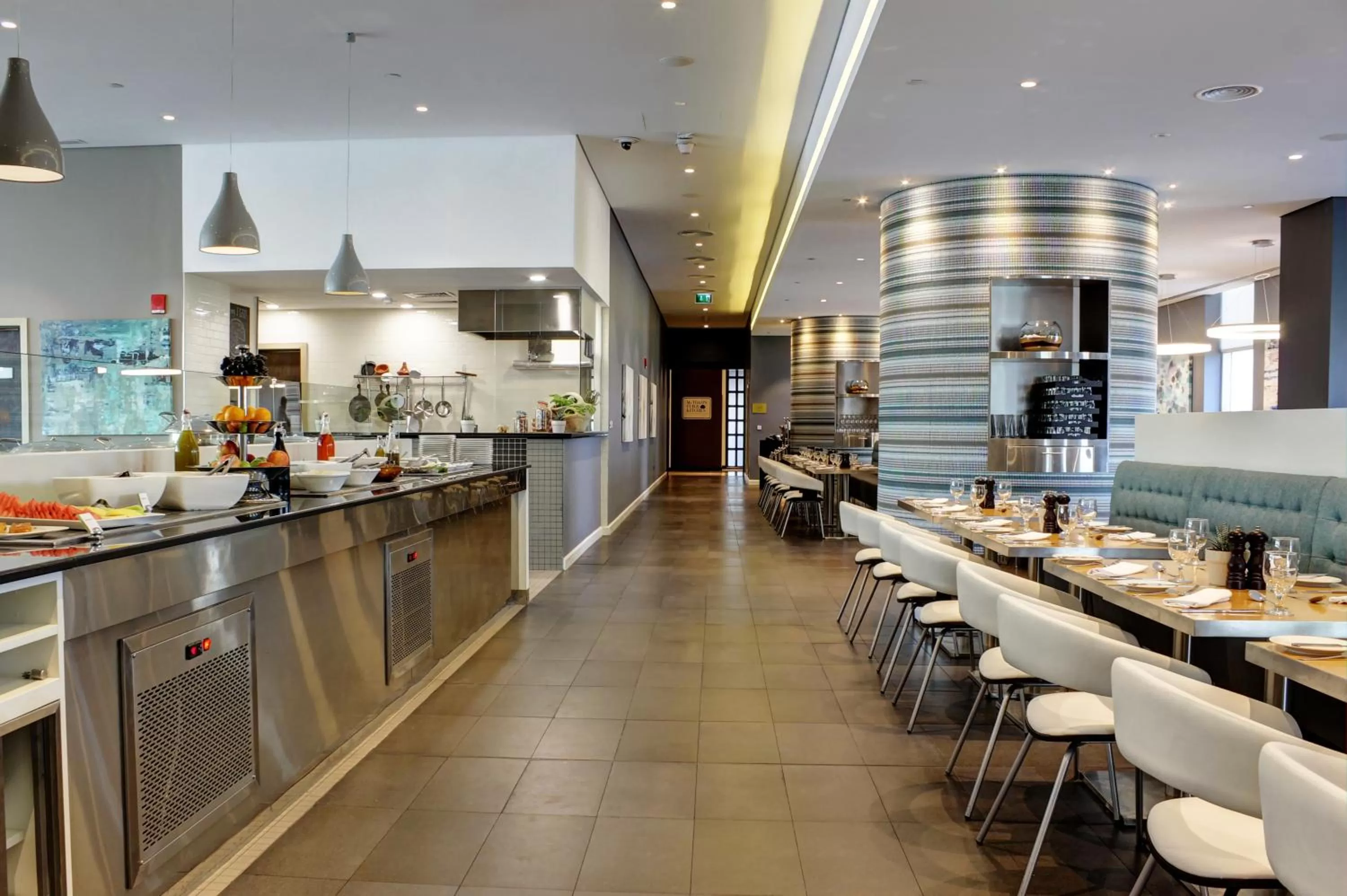 Restaurant/places to eat in Premier Inn Dubai Ibn Battuta Mall