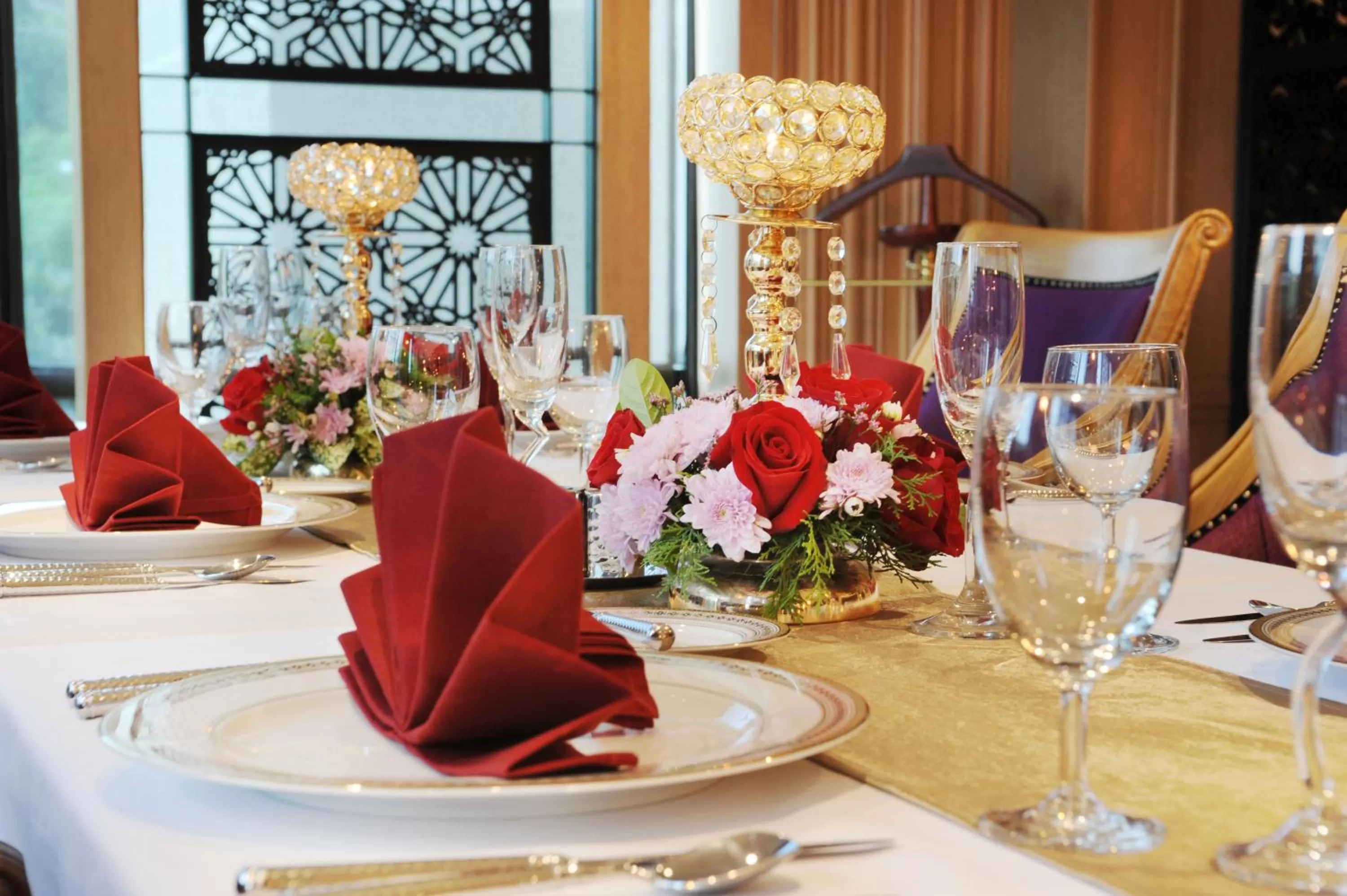Restaurant/places to eat in Al Meroz Hotel Bangkok - The Leading Halal Hotel