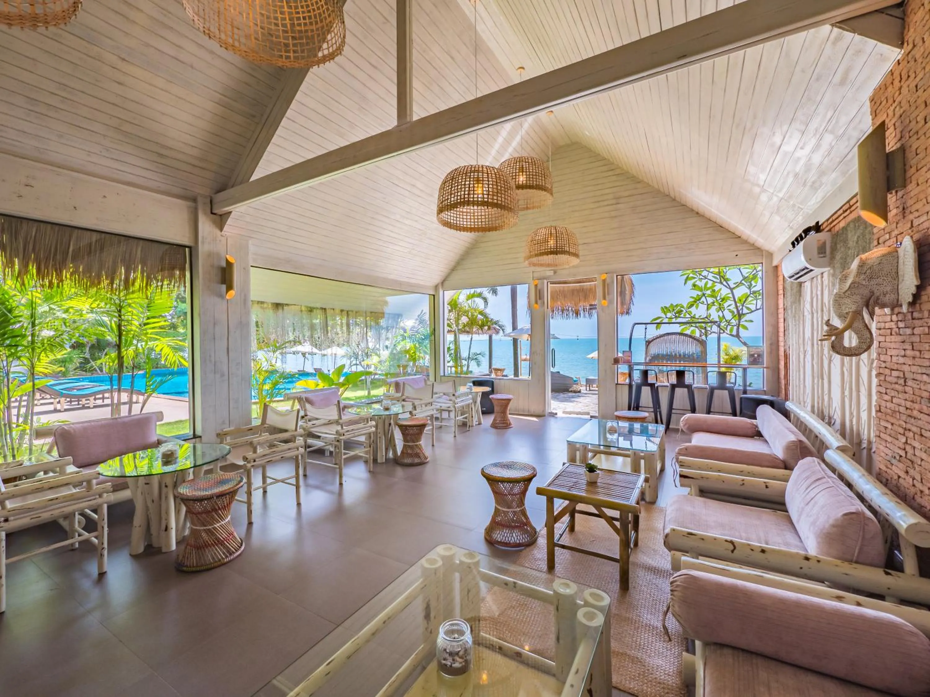 Restaurant/places to eat in Sea Valley Resort